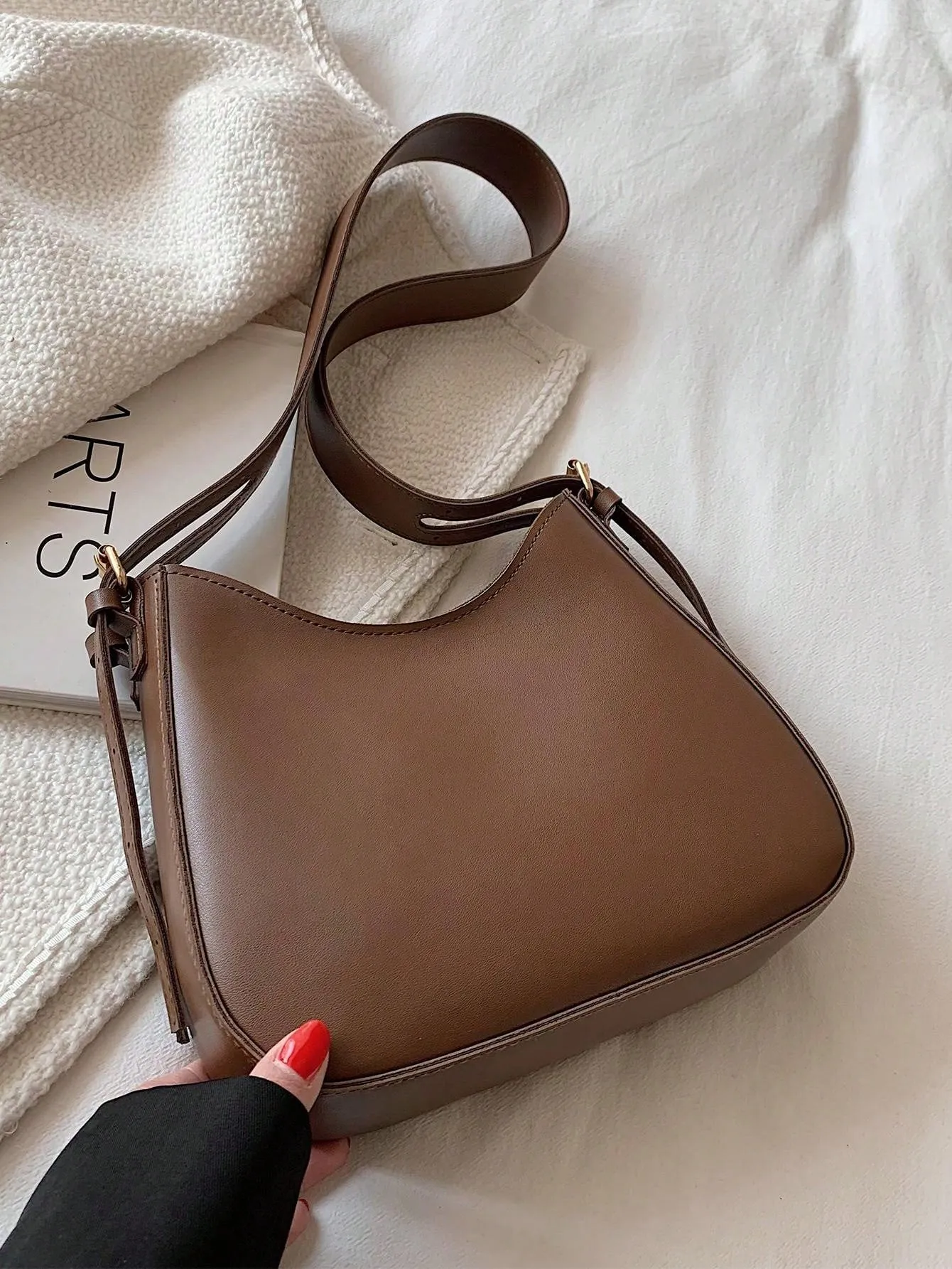 1pc Brown Simple Shoulder Bag