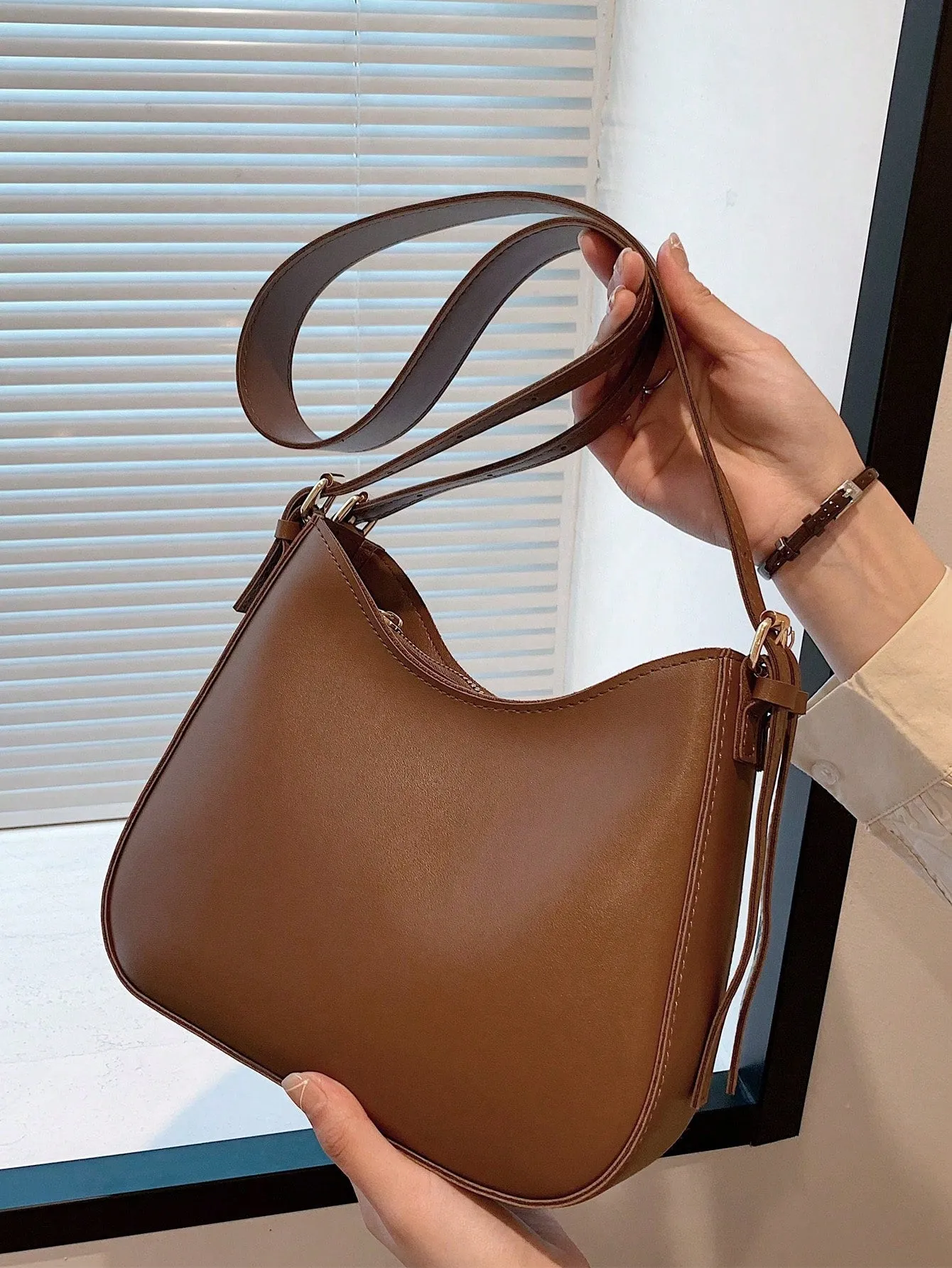 1pc Brown Simple Shoulder Bag