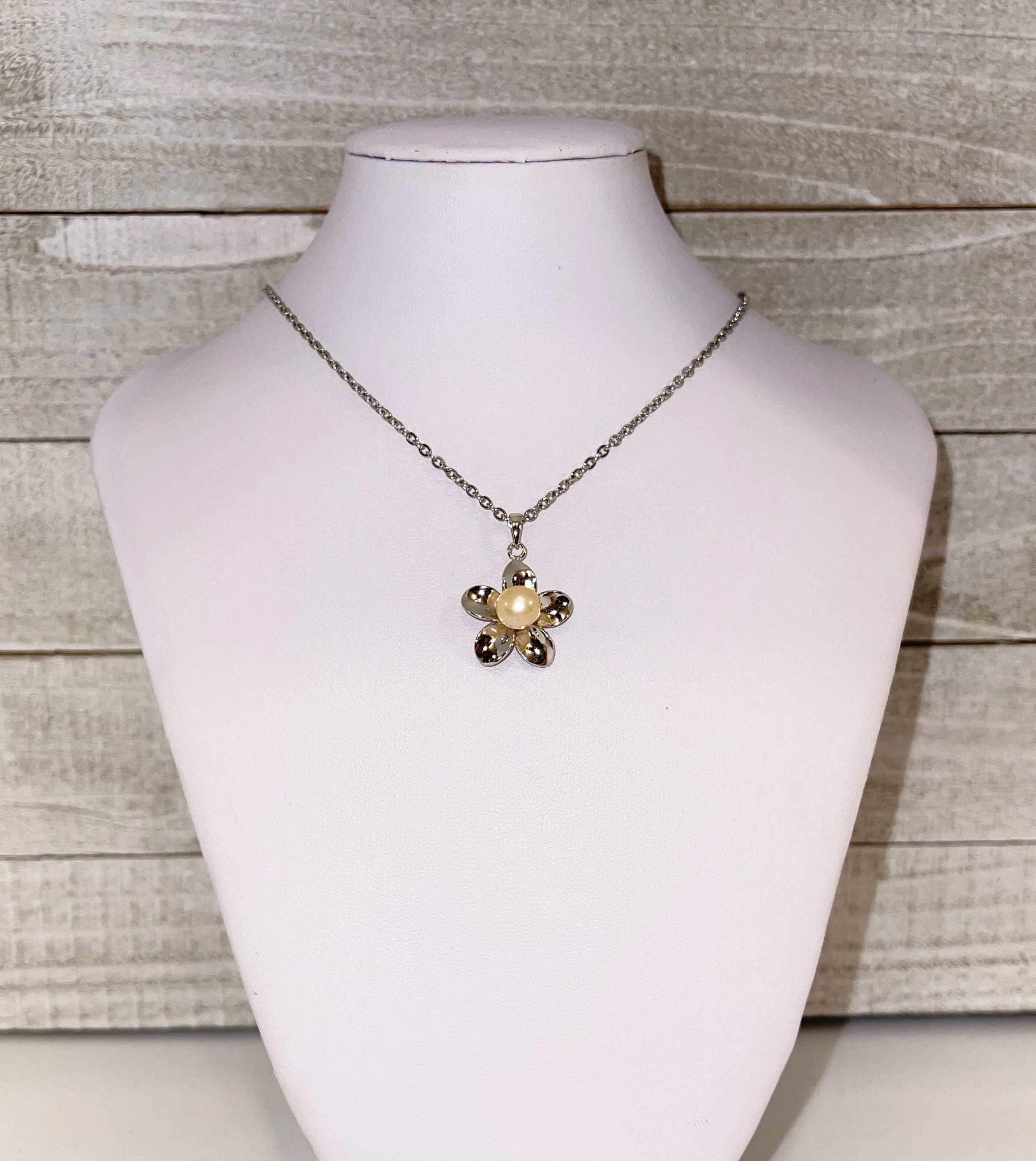 204 - Pendant Mount: Simple Flower - Sterling Silver