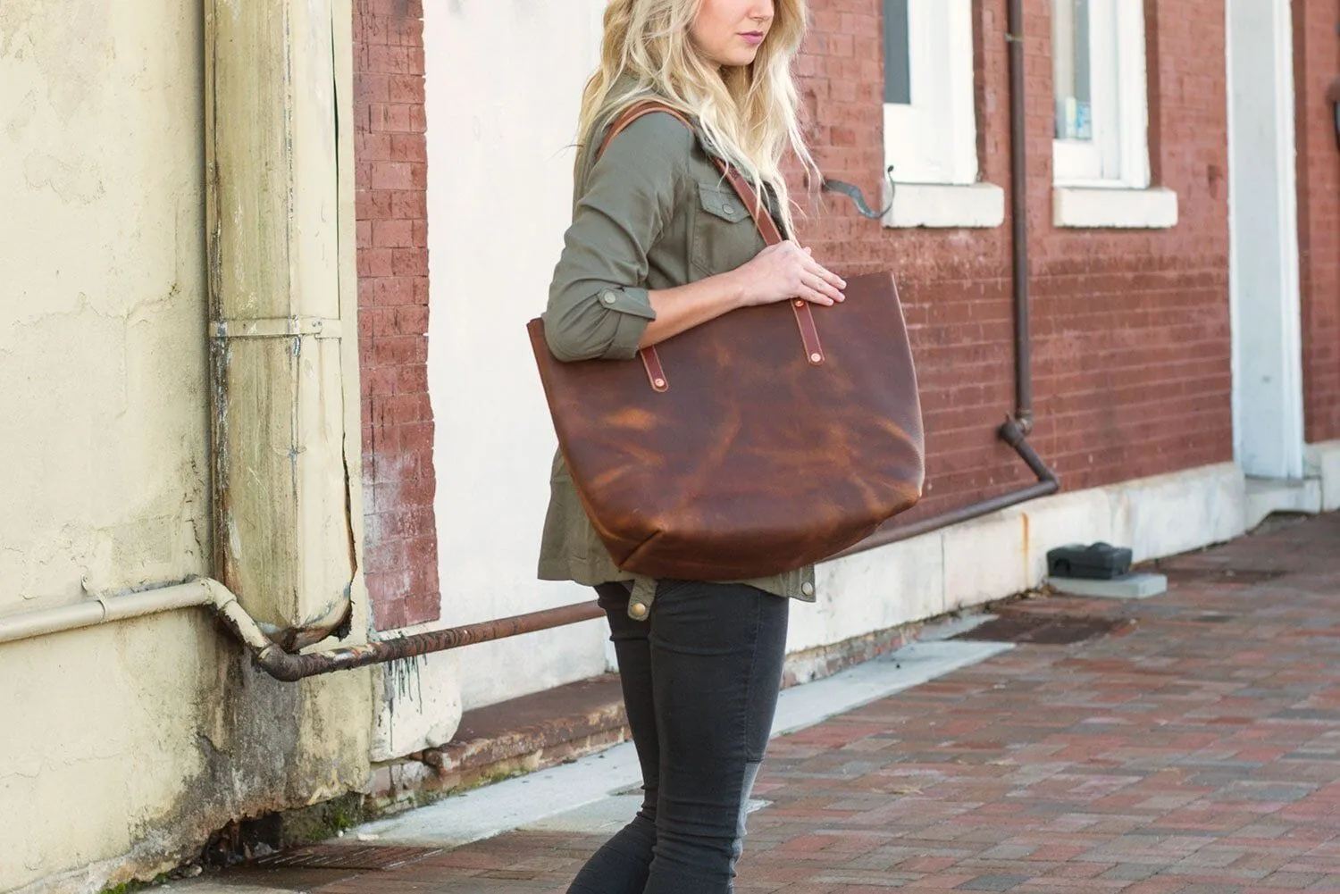 AVERY LEATHER TOTE BAG - LARGE - RAVEN