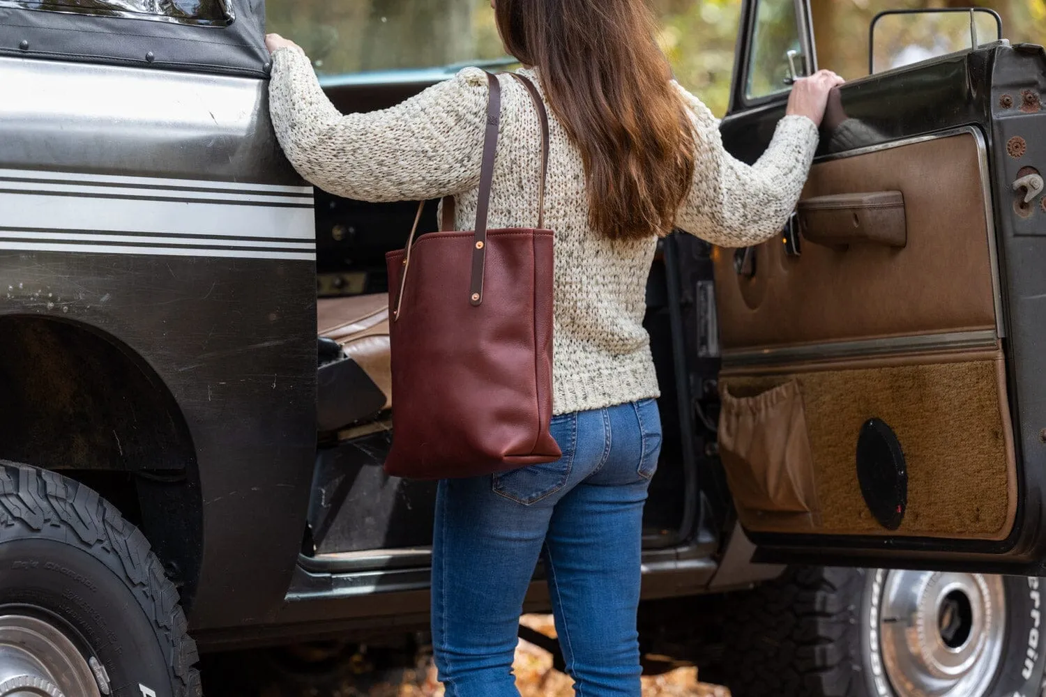 AVERY LEATHER TOTE BAG - SLIM MEDIUM - MERLOT