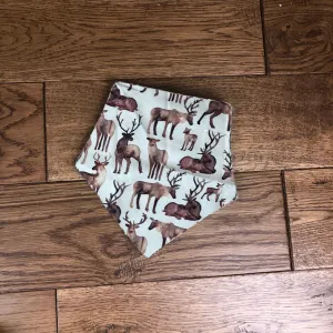 Bandana dribble bib - Majestic deer