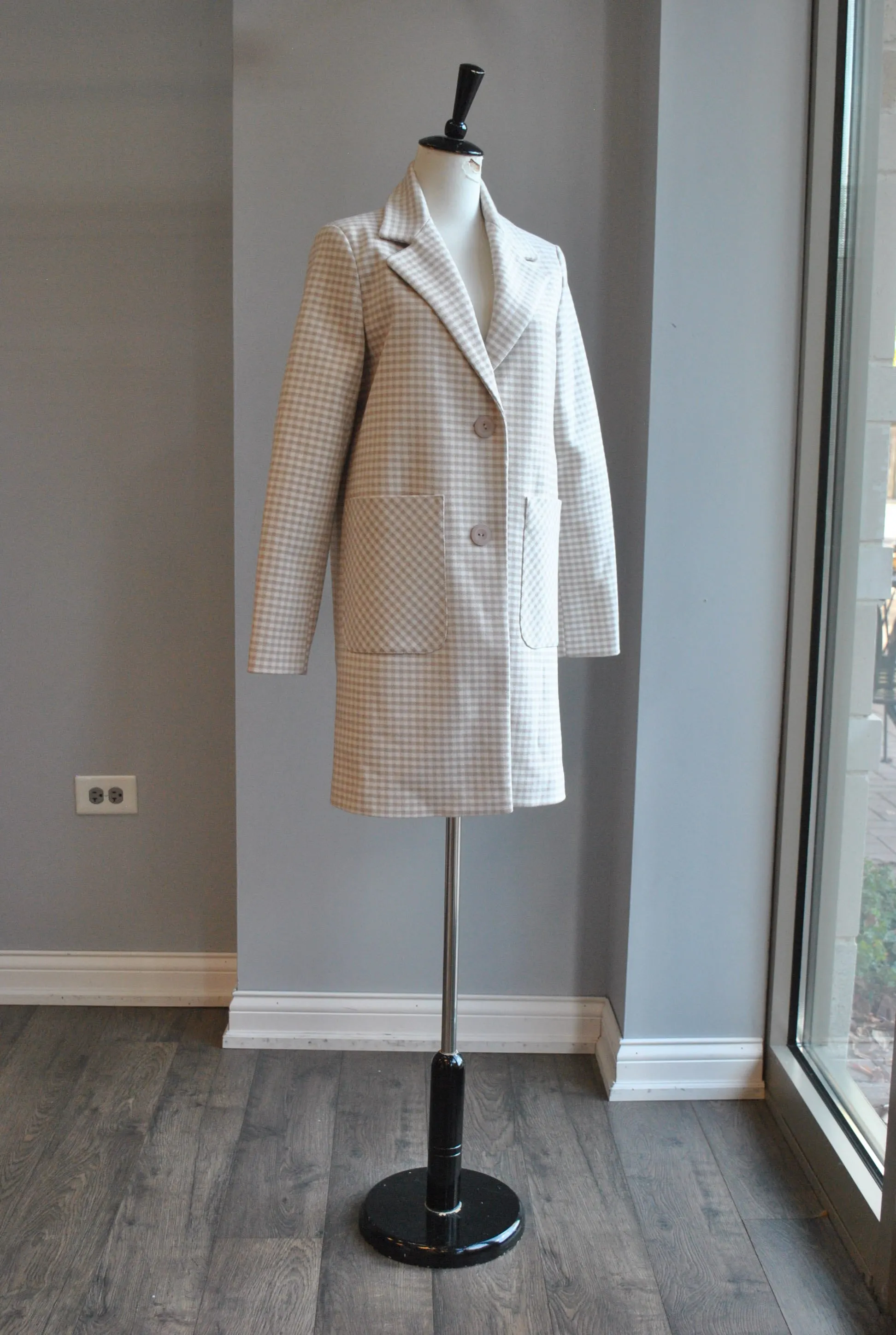 BEIGE AND WHITE SIMPLE COAT