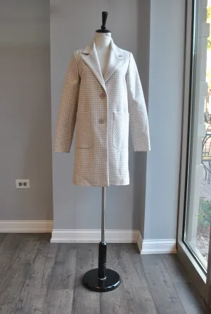 BEIGE AND WHITE SIMPLE COAT