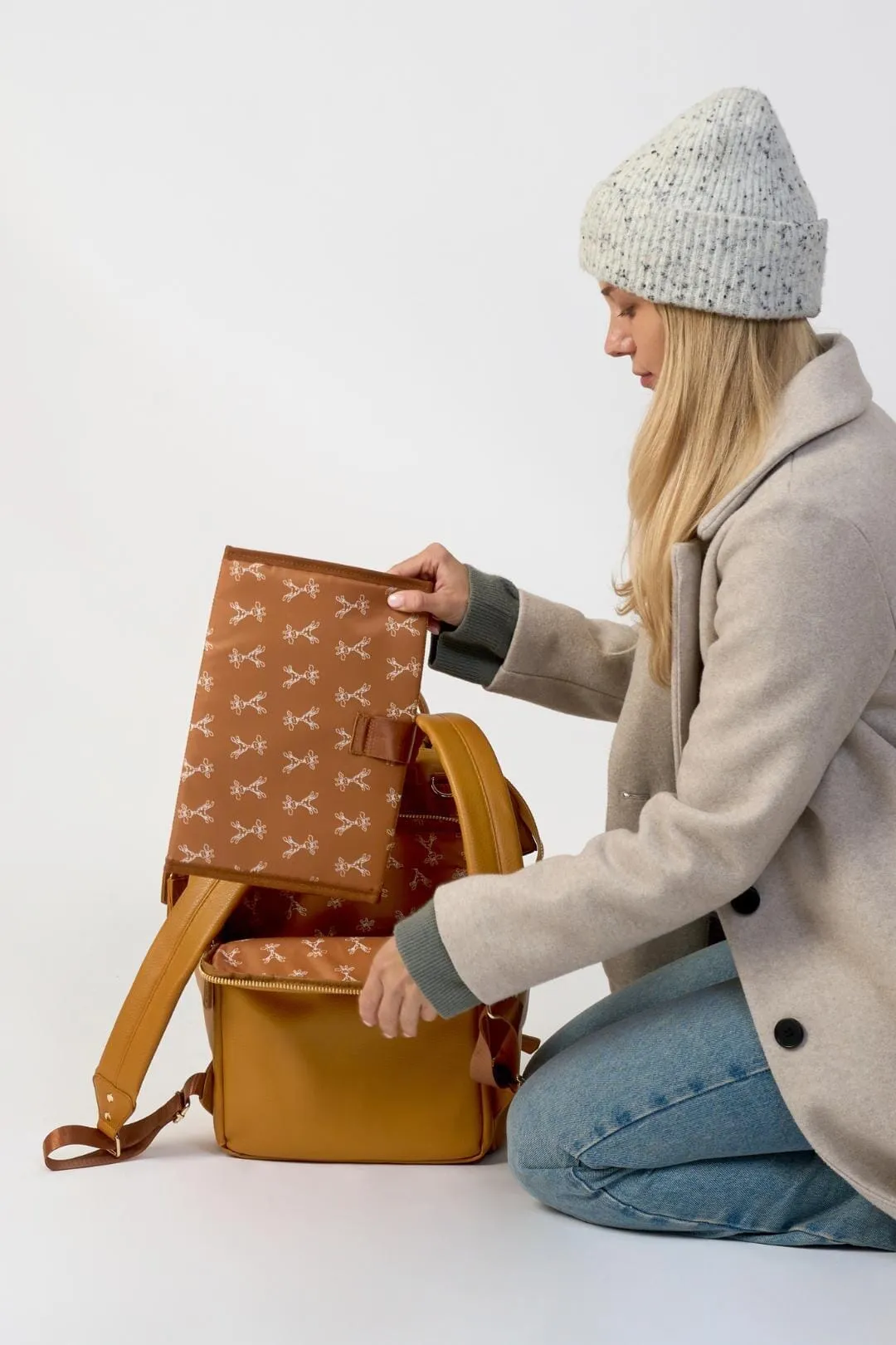 Bounty (2.0) Changing Backpack