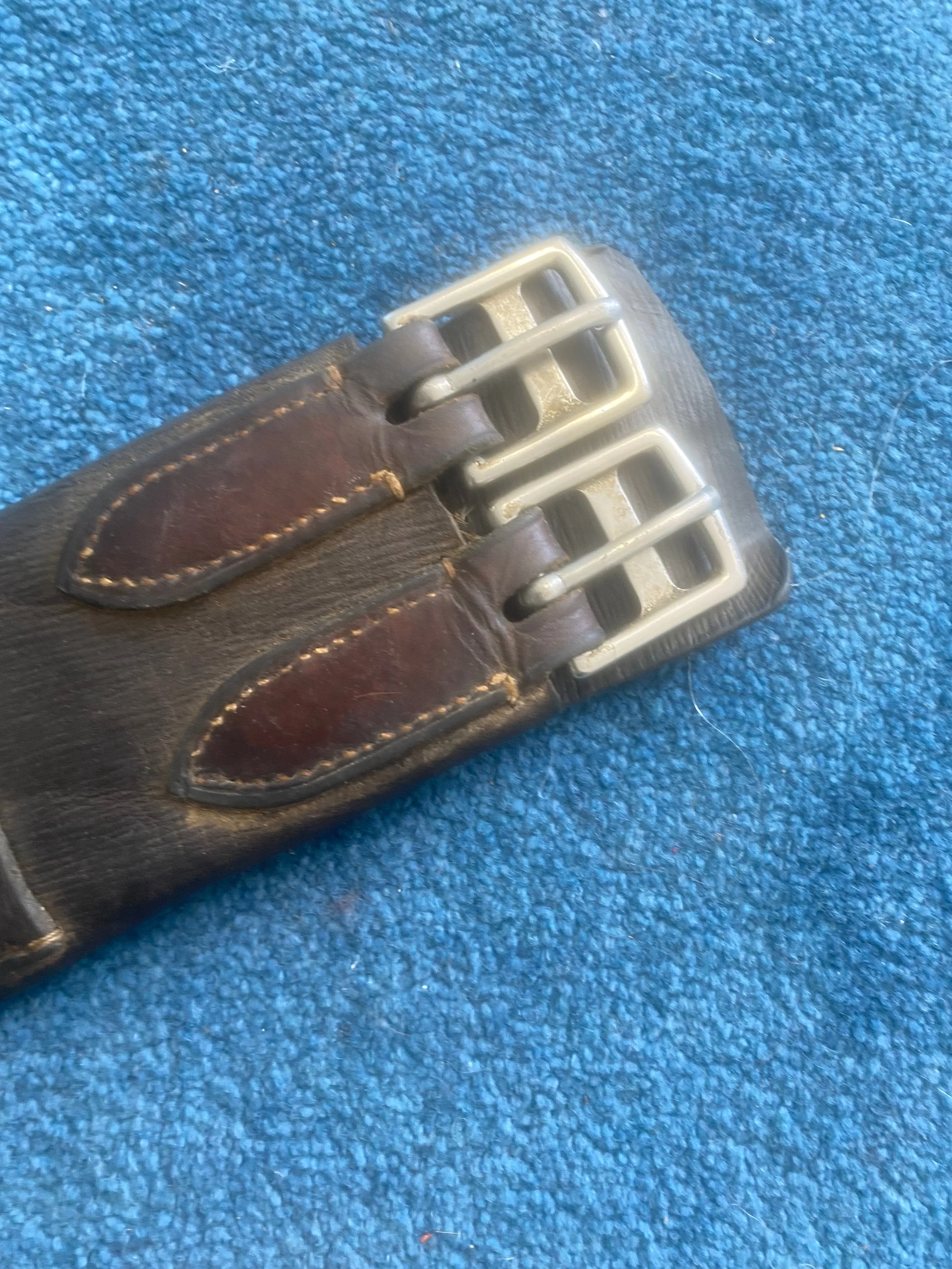 Brown leather 22” girth FREE POSTAGE❤️