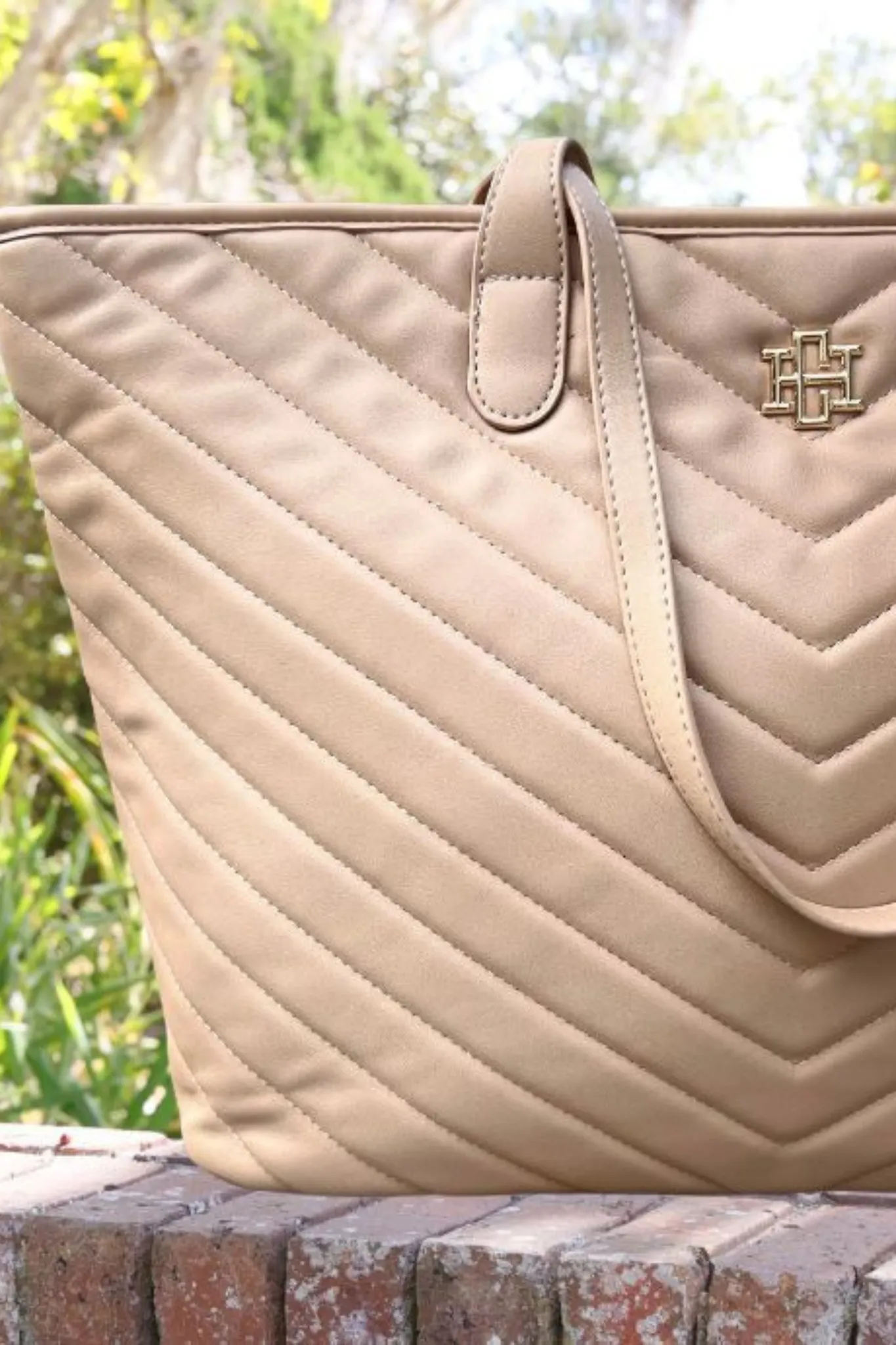 Caroline Hill - James Tote Tan V Quilted