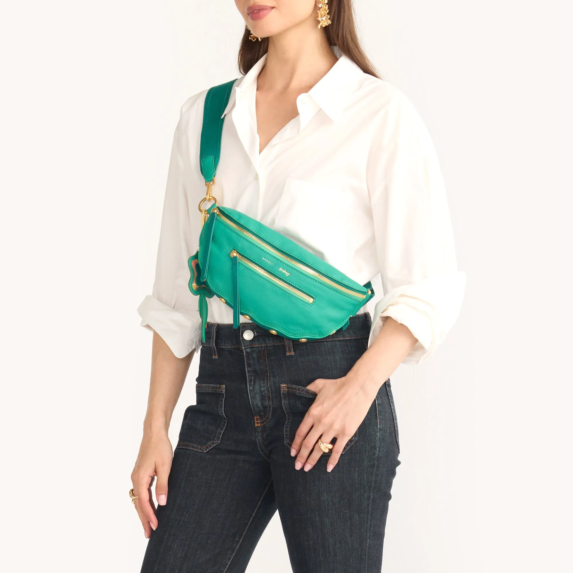 Charles Crossbody | Wavy Dazey/Brushed Gold Dazey Rivet | Med