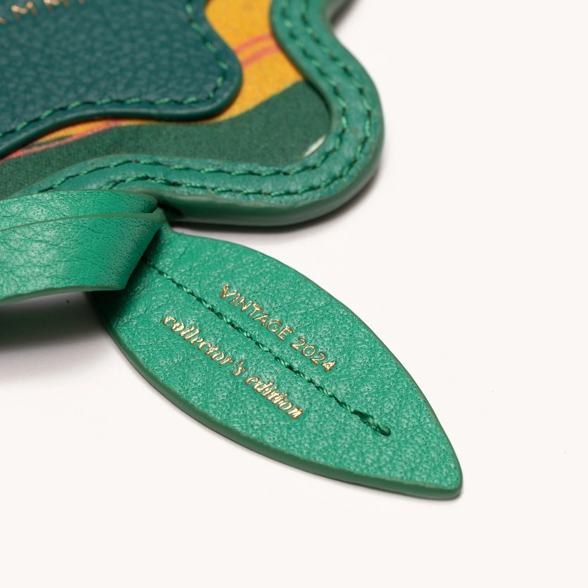 Charles Crossbody | Wavy Dazey/Brushed Gold Dazey Rivet | Med