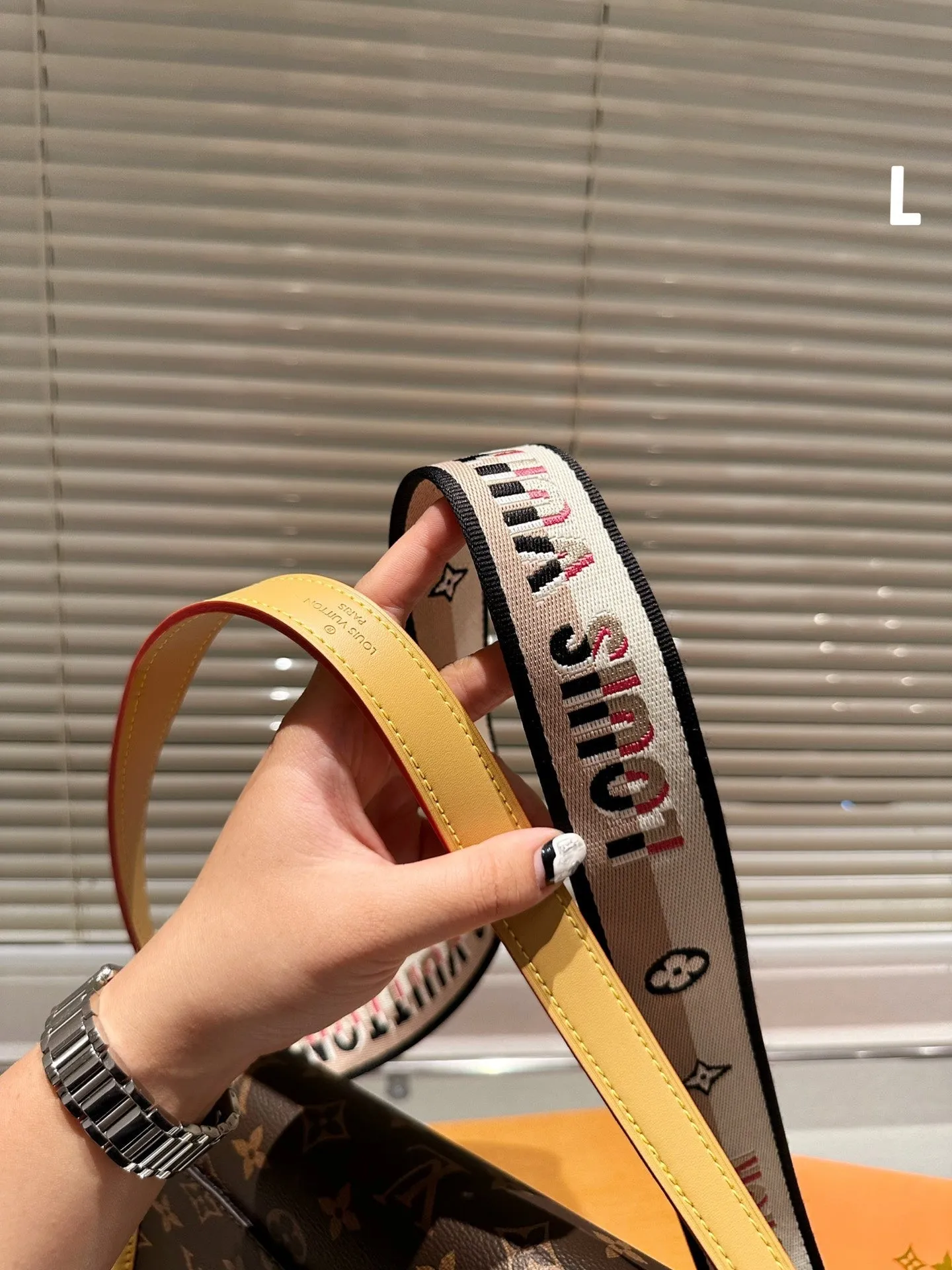 Classic Clasp Flap Handbag