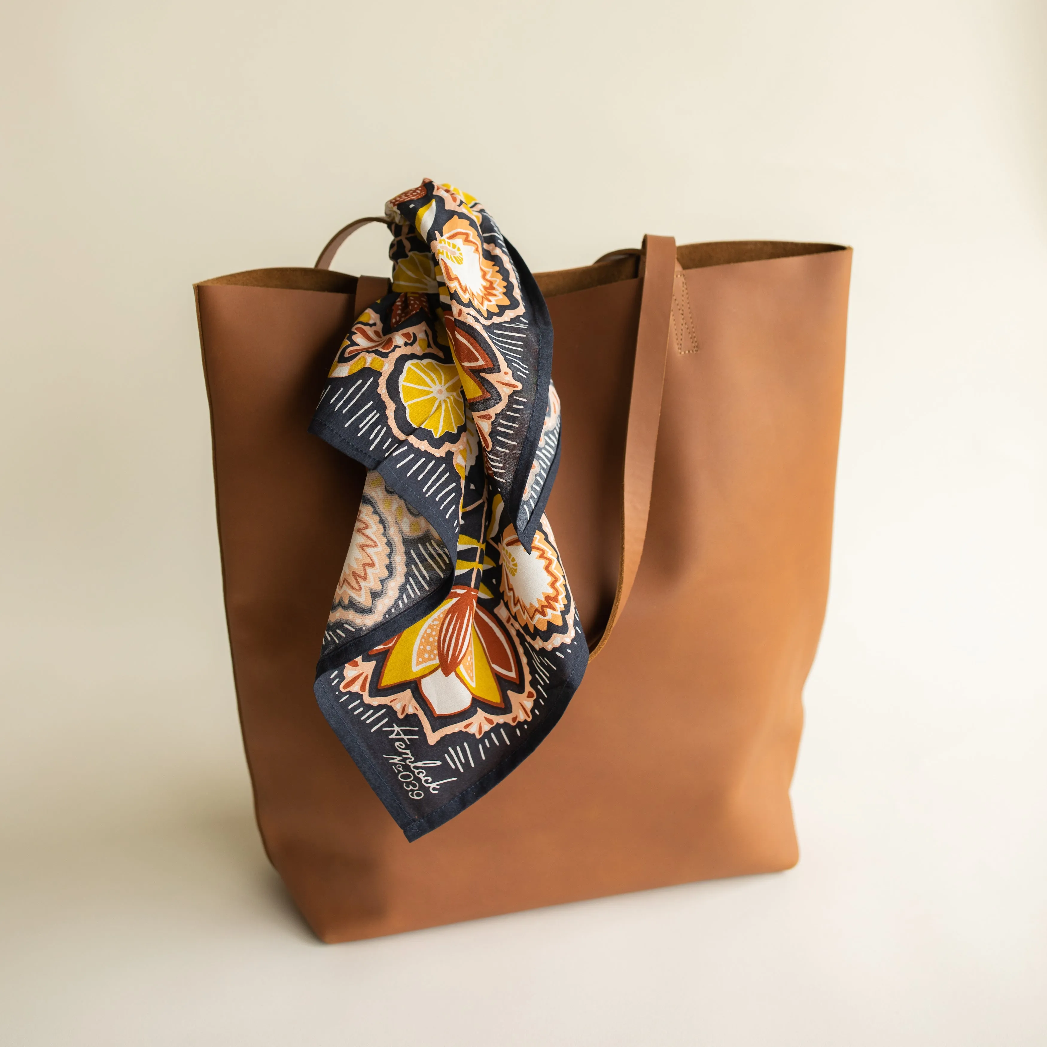 Classic Leather Tote {Brown}