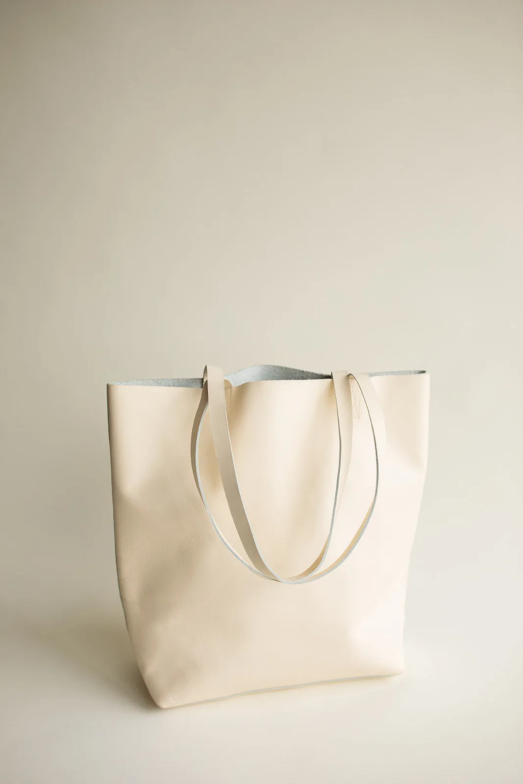 Classic Leather Tote {Cream}
