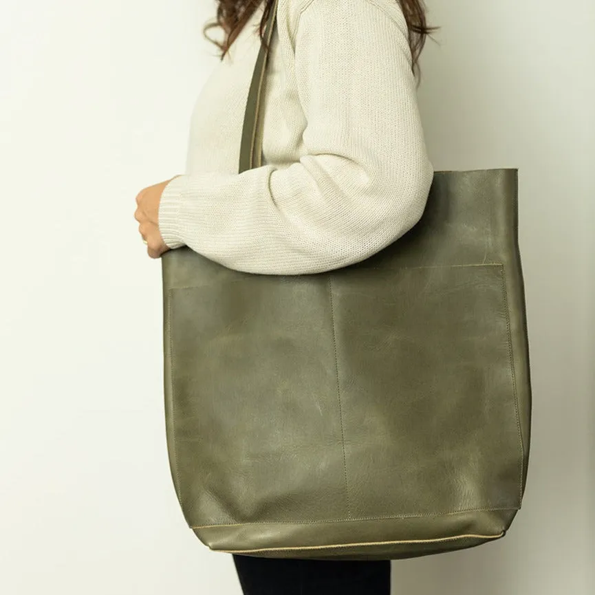 Classic Leather Tote {Pine Green}