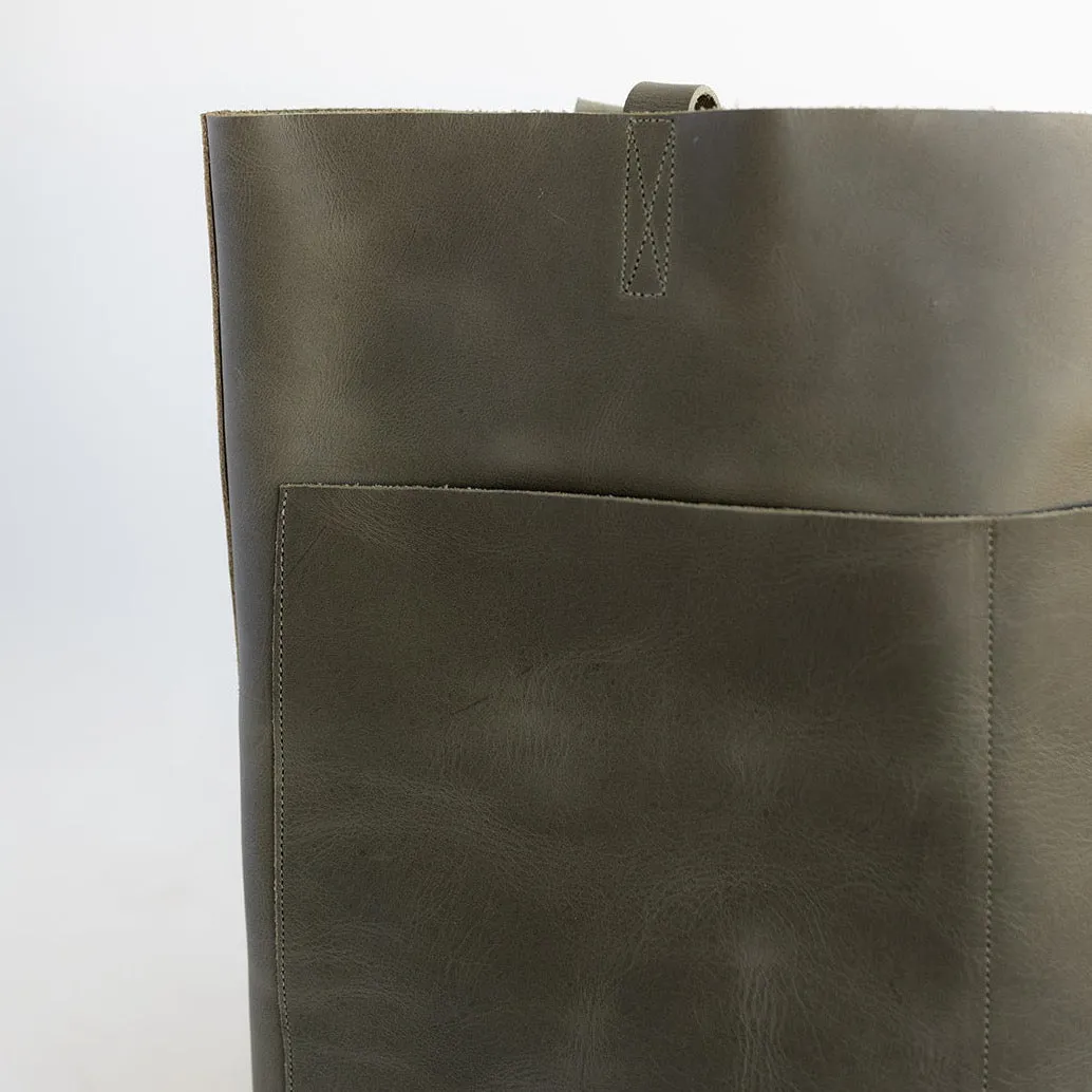 Classic Leather Tote {Pine Green}