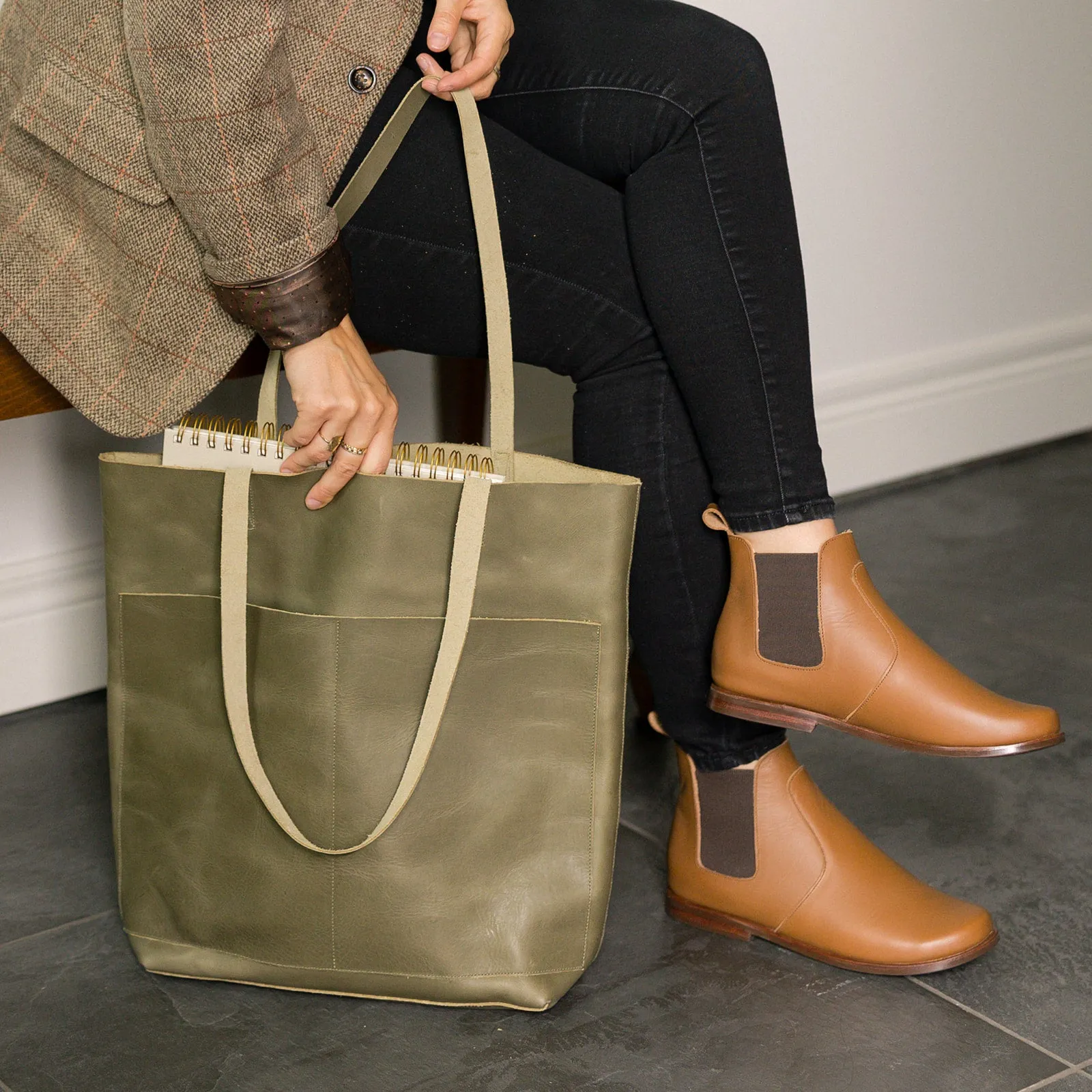 Classic Leather Tote {Pine Green}