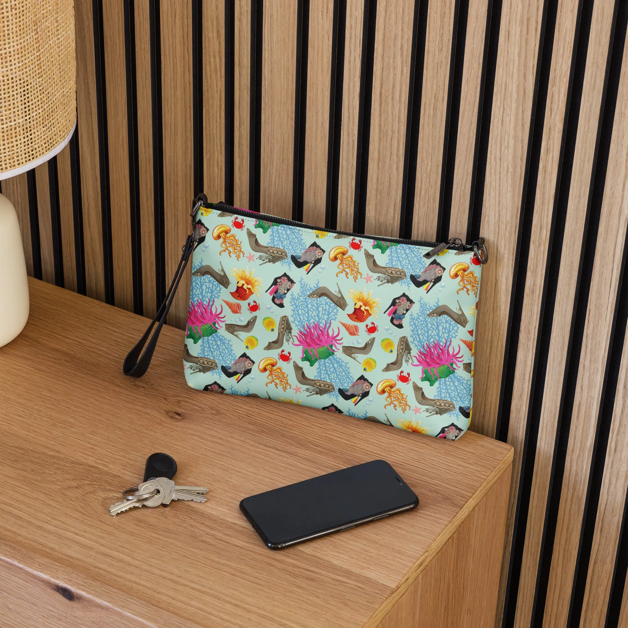 Crossbody bag 'Let the see set you free'