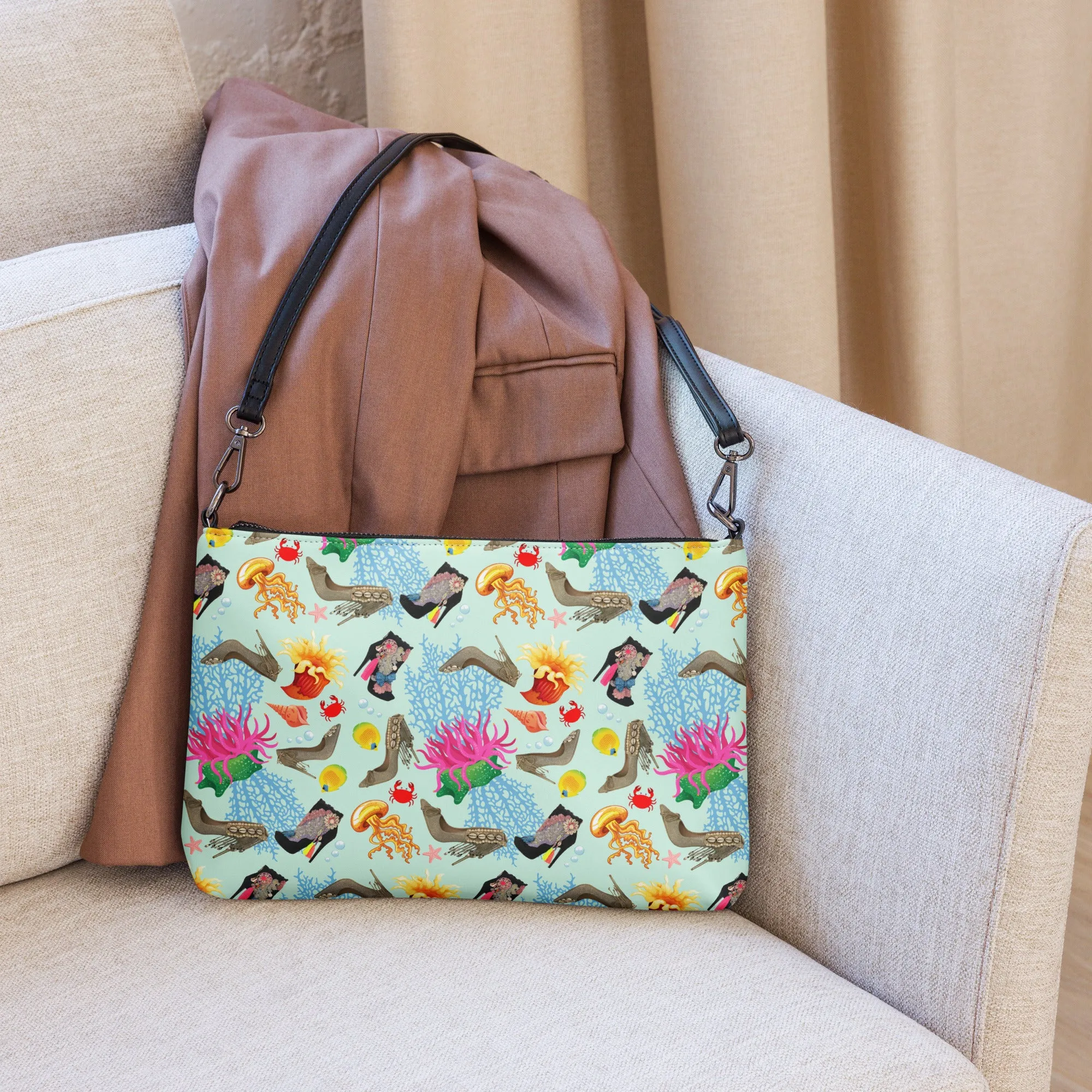 Crossbody bag 'Let the see set you free'