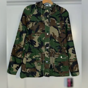 Delia’s Green Y2K Camouflage Utility Jacket size L