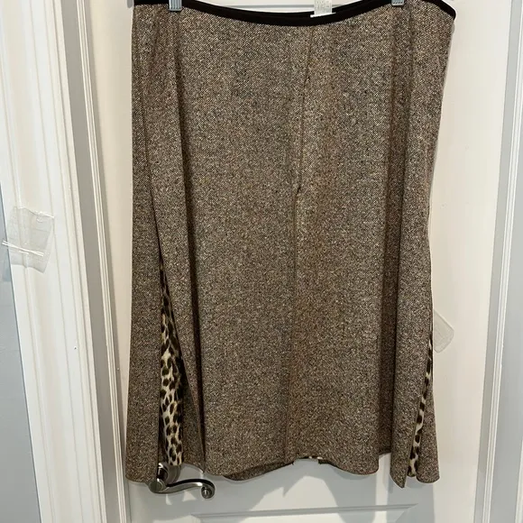 Designer Italian Tweed Skirt with Slits and Leopard Lining NWOT Sz 16
