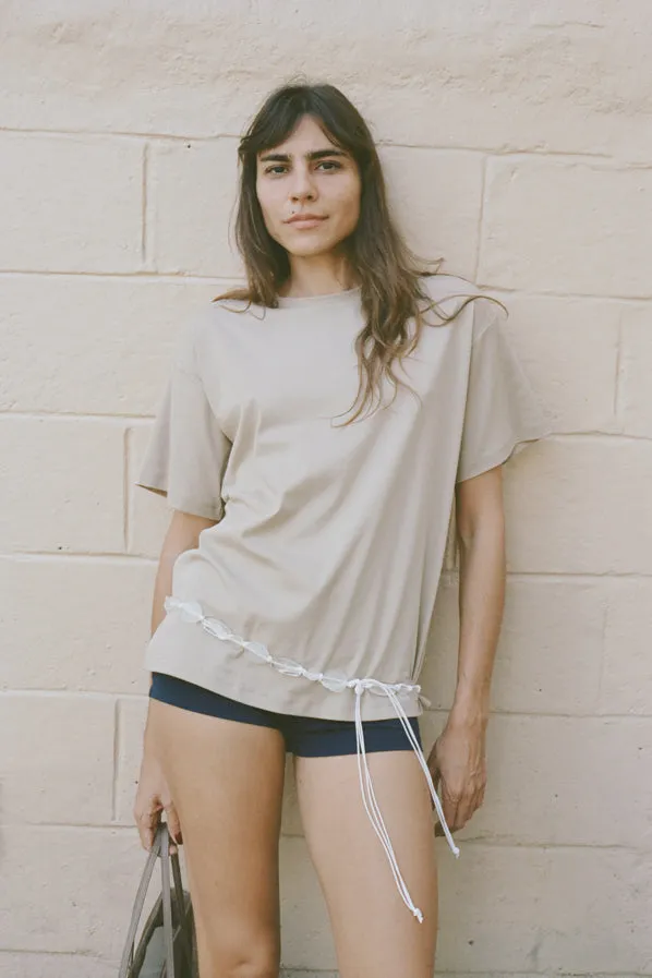 DREAM TEE, LIGHT UMBER