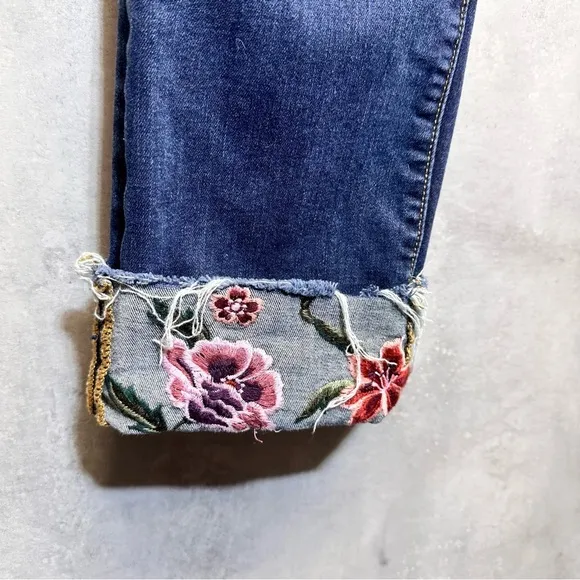 Driftwood Jeans Womens 30X26 Blue Colette Medium Wash Embroidered Floral Trim