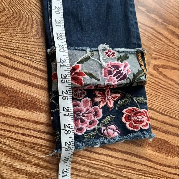 Driftwood Jeans Womens 30X26 Blue Colette Medium Wash Embroidered Floral Trim