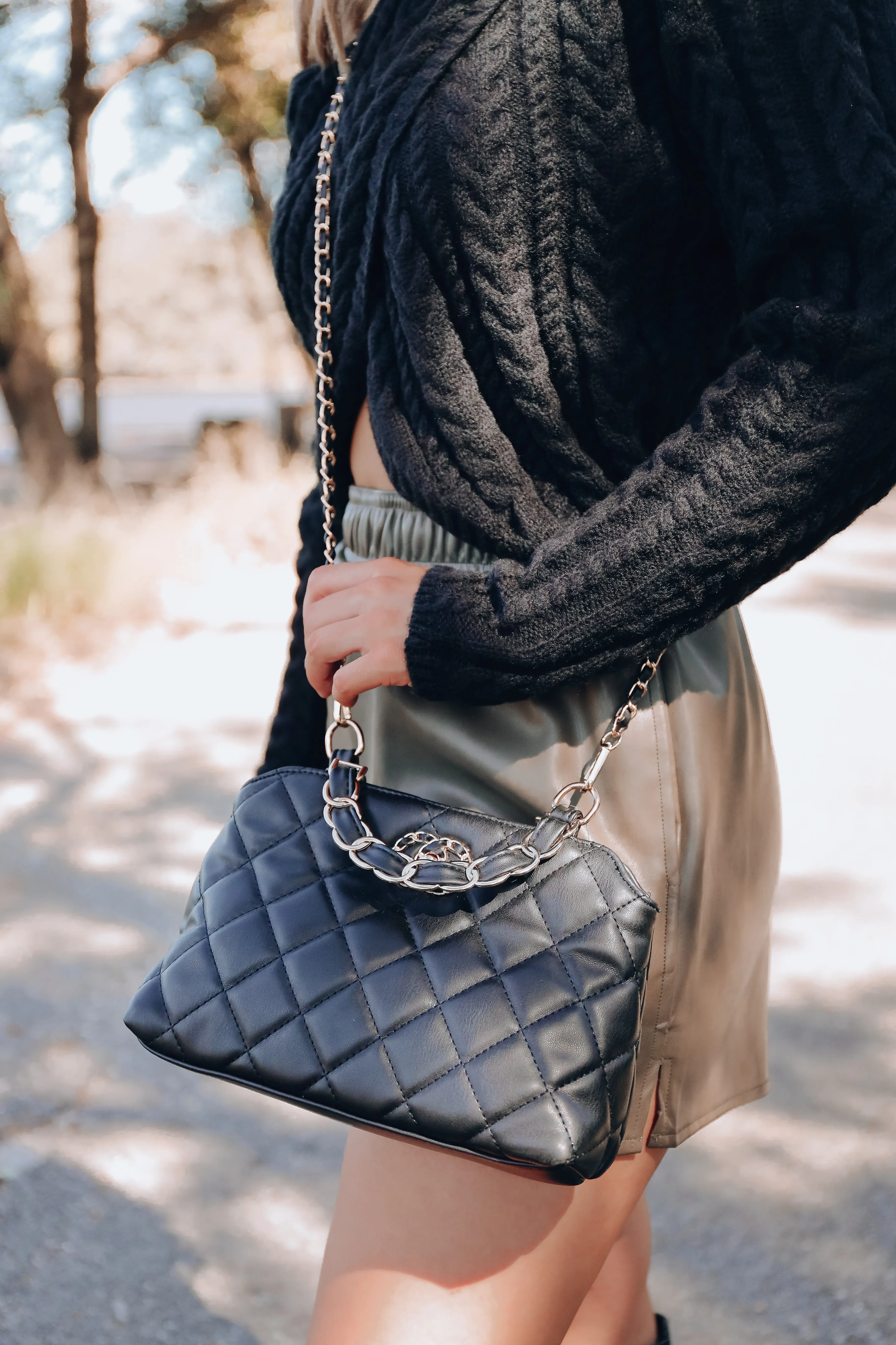 Essential Quilted Crossbody - Black