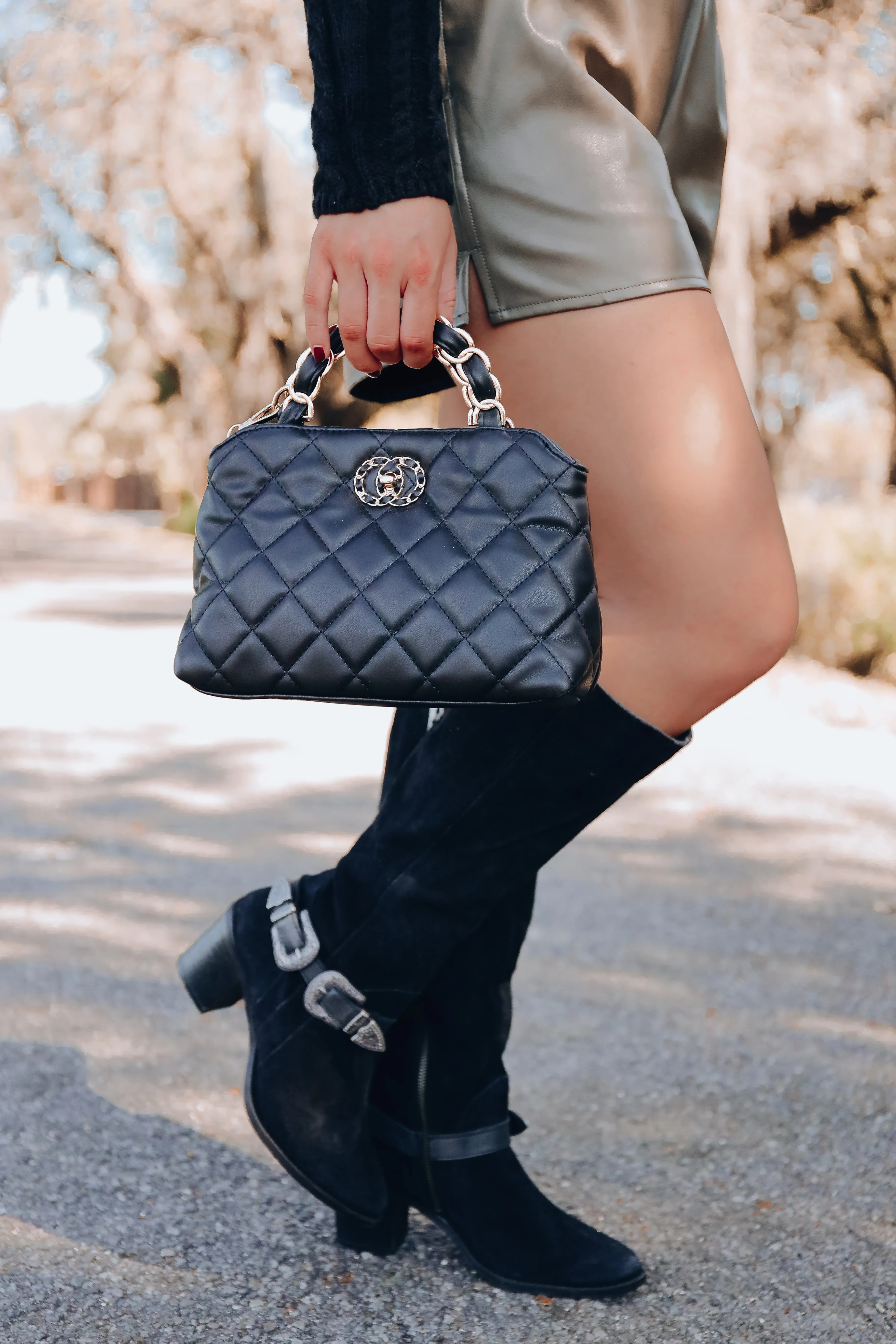 Essential Quilted Crossbody - Black