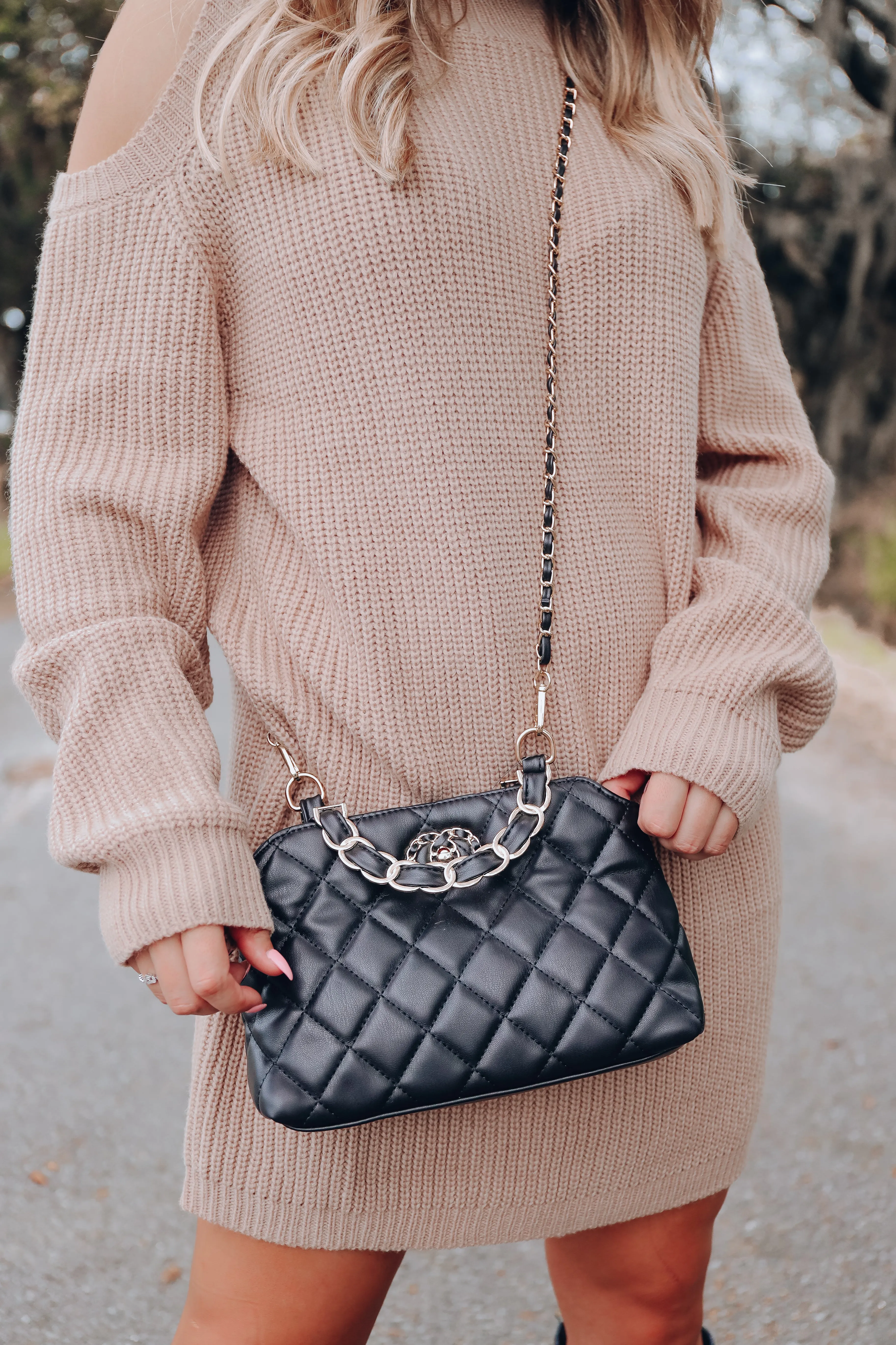 Essential Quilted Crossbody - Black
