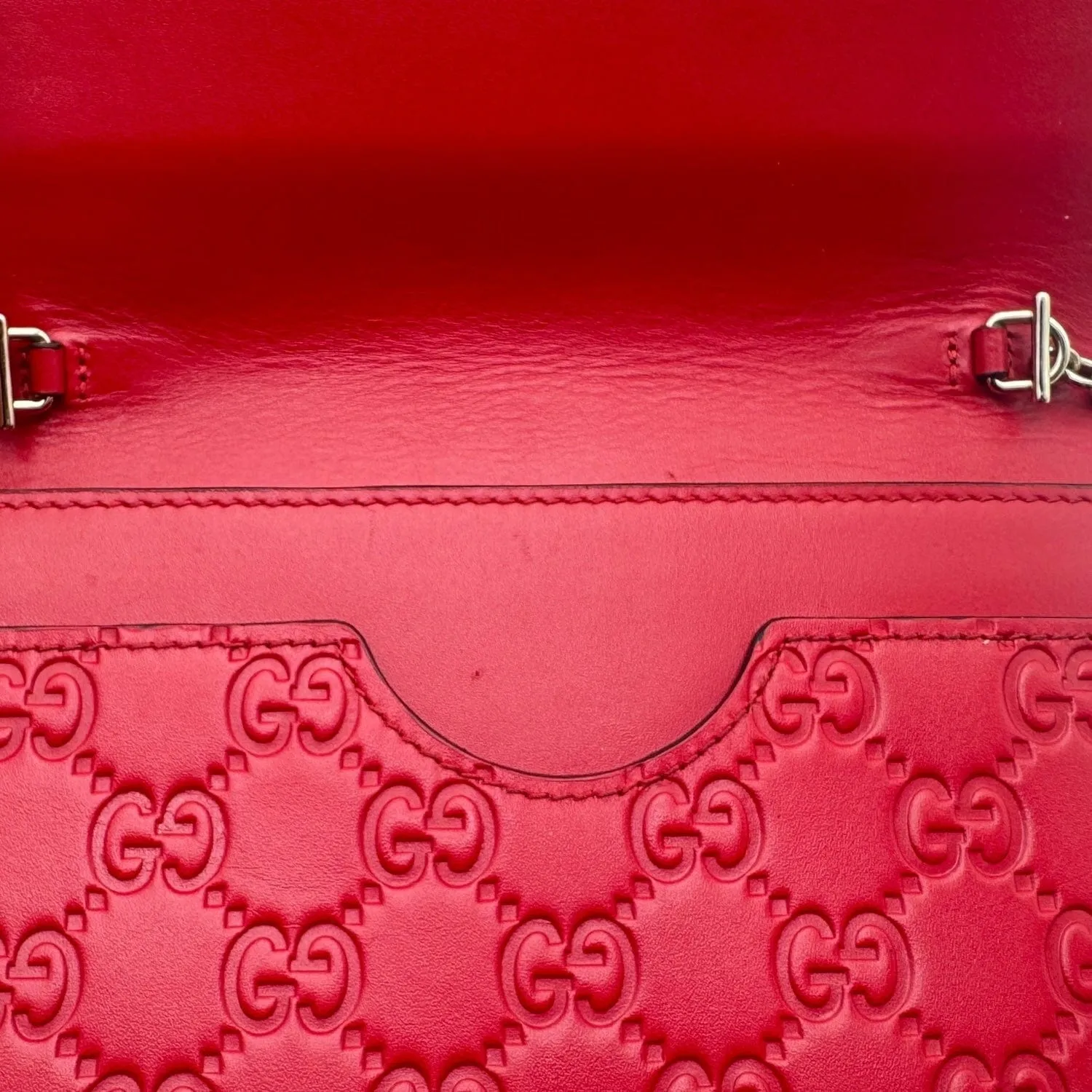 GUCCI Guccissima Signature Bow Flap Wallet on Chain - Red