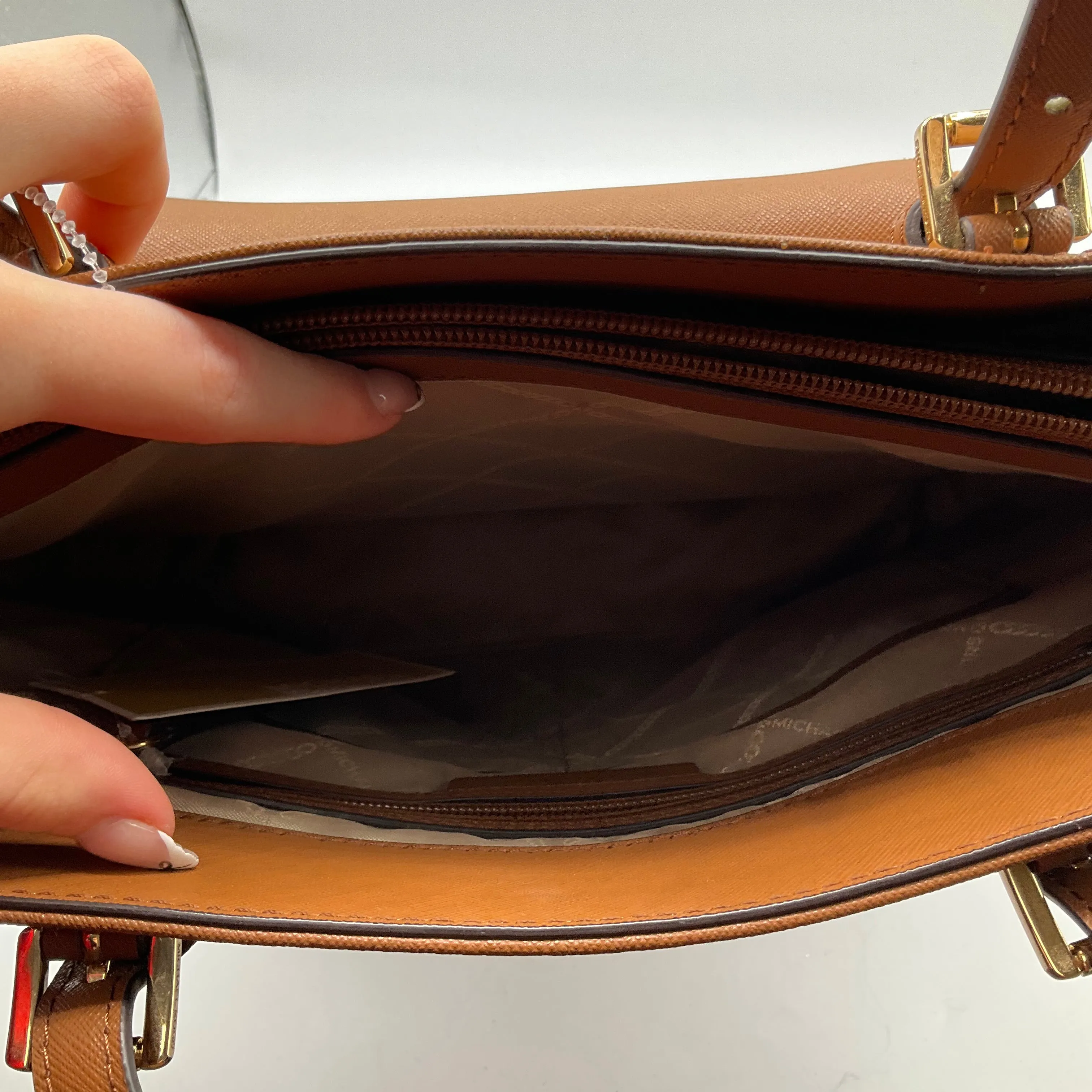 Handbag Designer By Michael Kors  Size: Medium