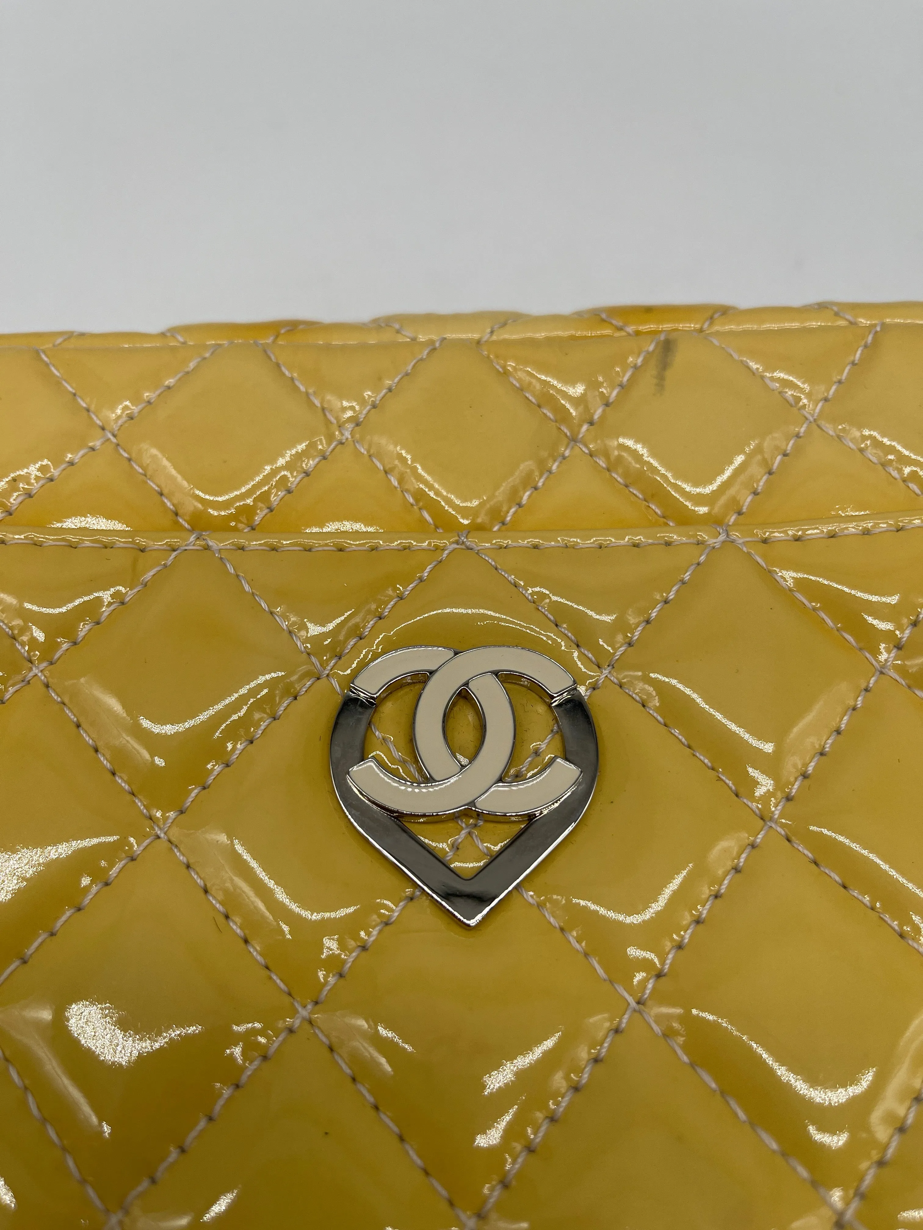 Handbag Luxury Designer By Chanel, Size: Medium