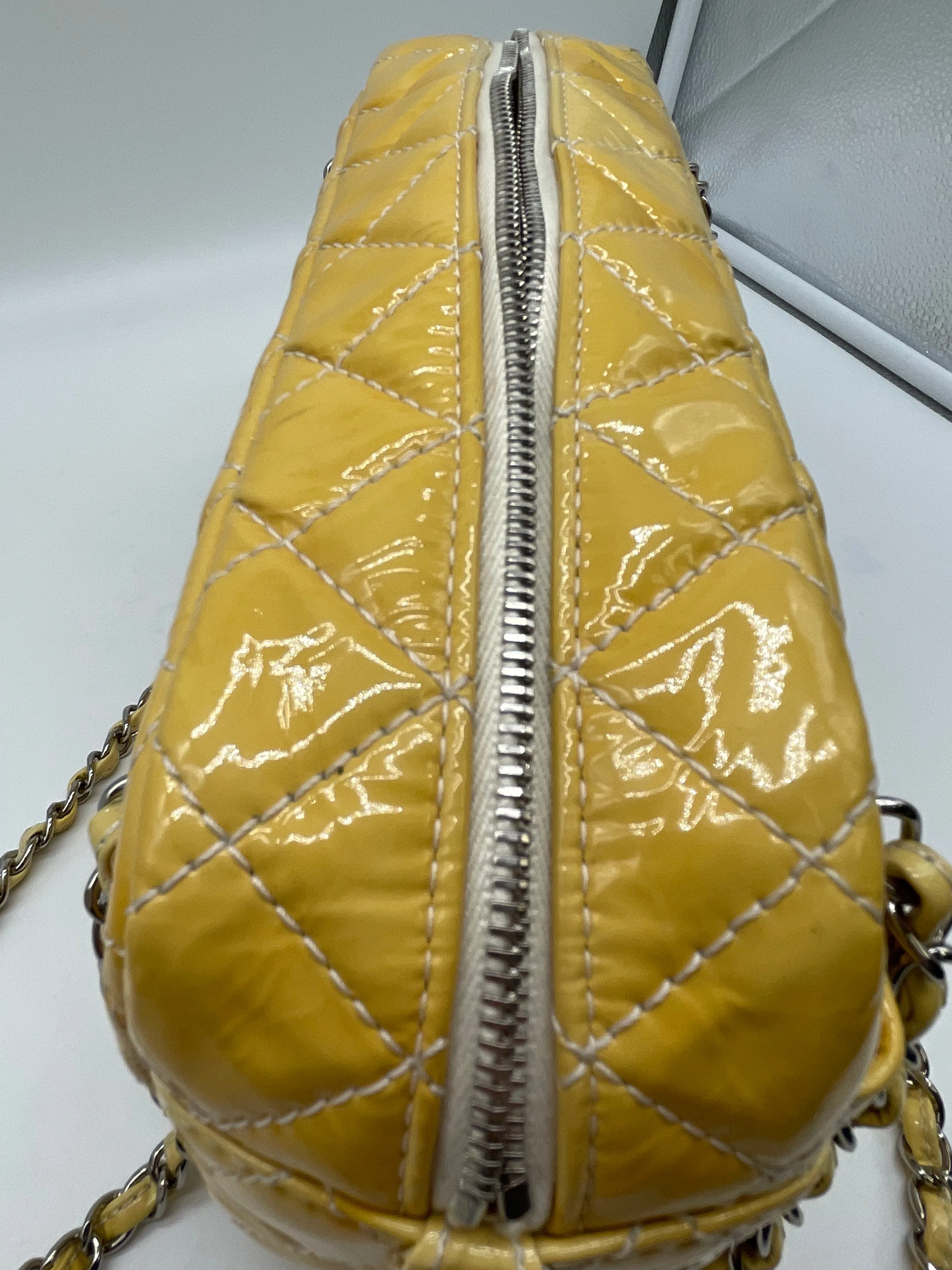 Handbag Luxury Designer By Chanel, Size: Medium