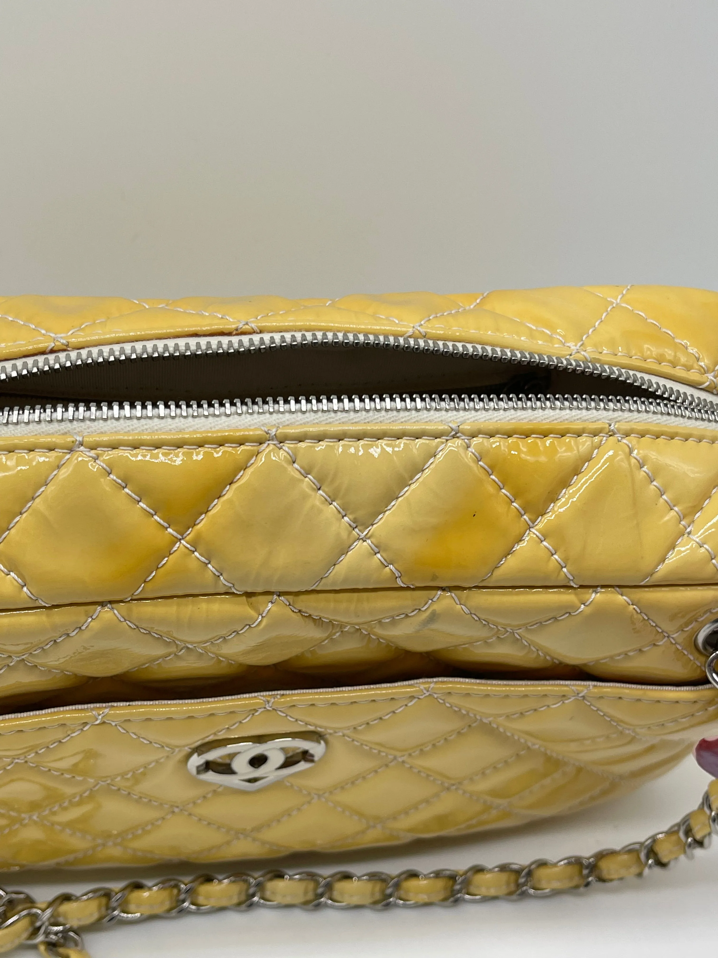 Handbag Luxury Designer By Chanel, Size: Medium