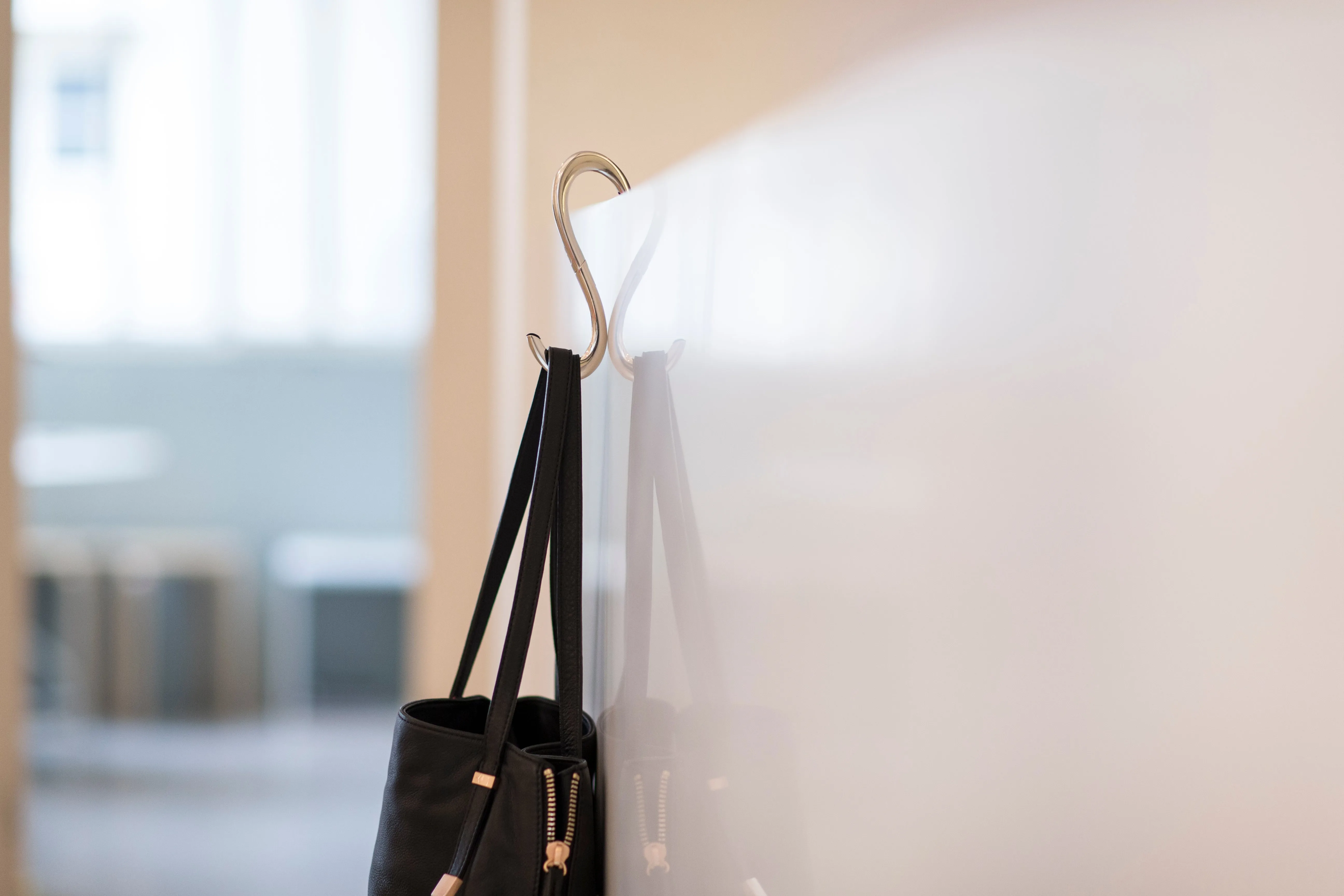 Heart purse hanger black