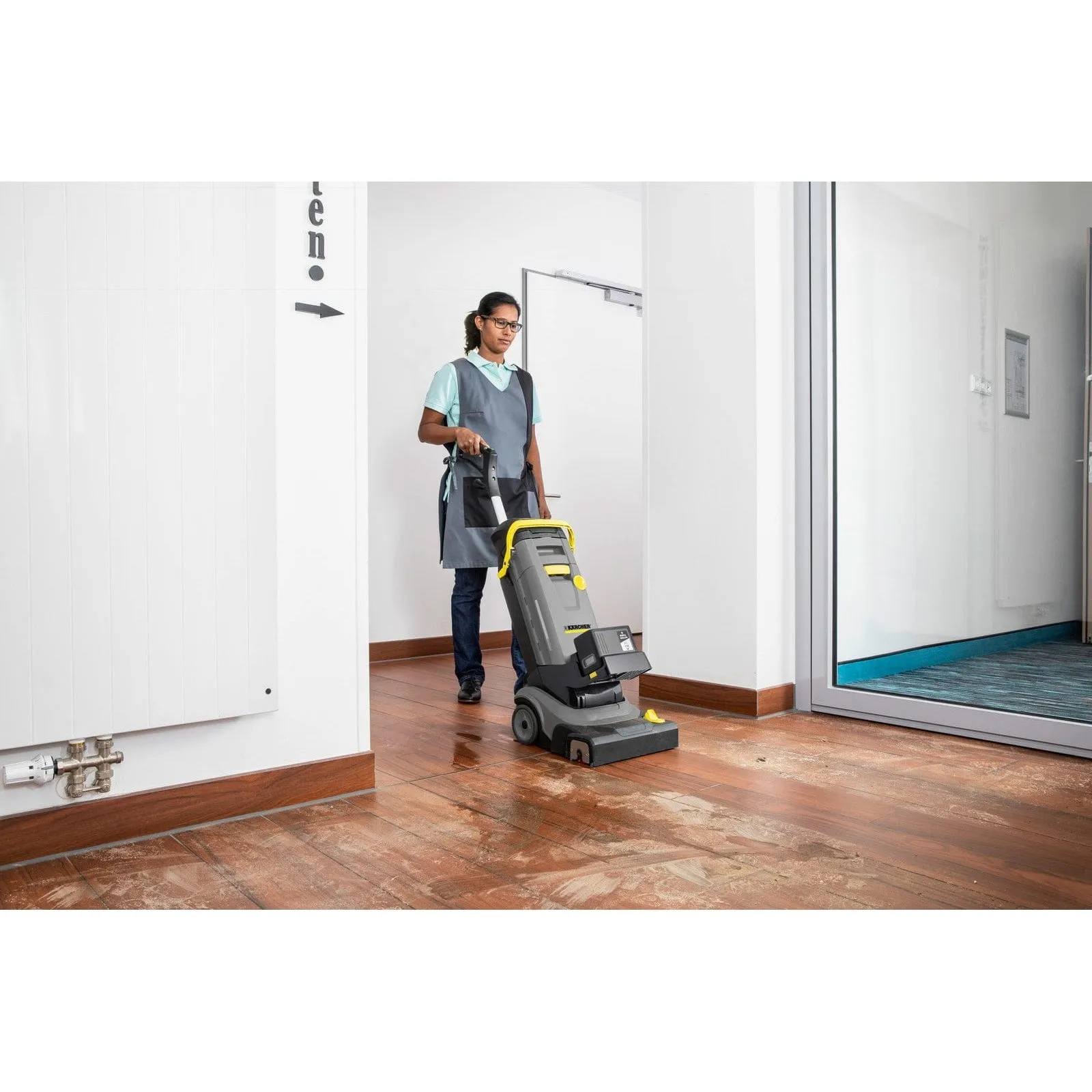 Karcher Cordless Compact Scrubber Drier - BR 30/4 C BP