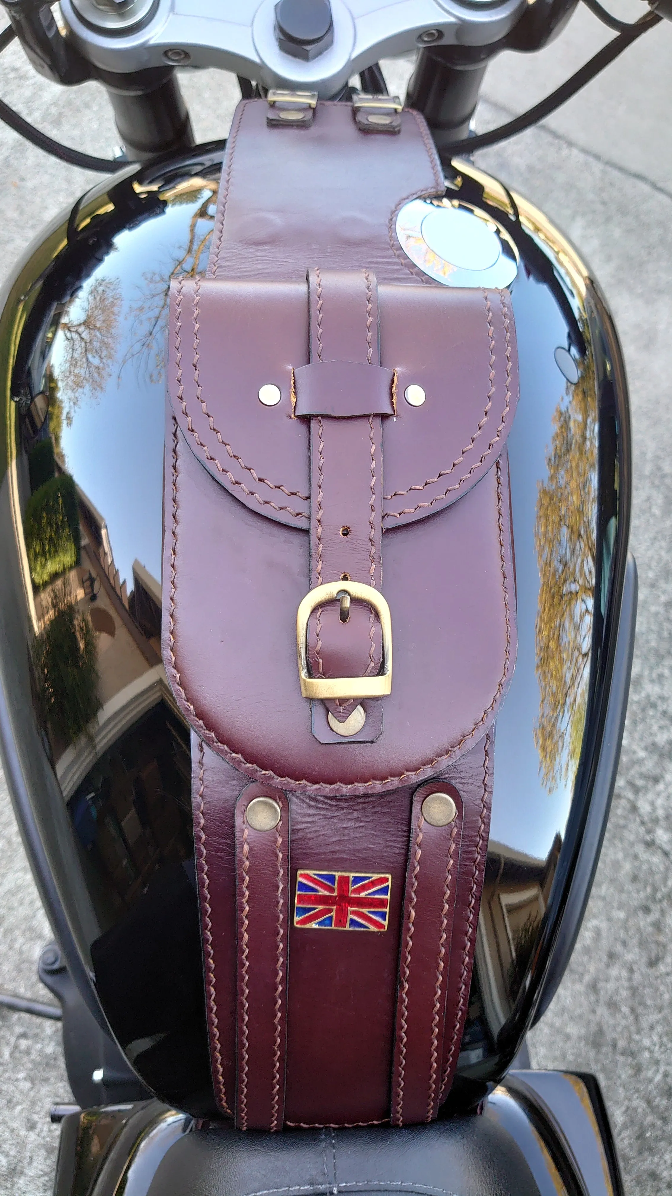 KB-TTBUJ - Triumph Bonneville Tank Bag w/ Union Jack Pin