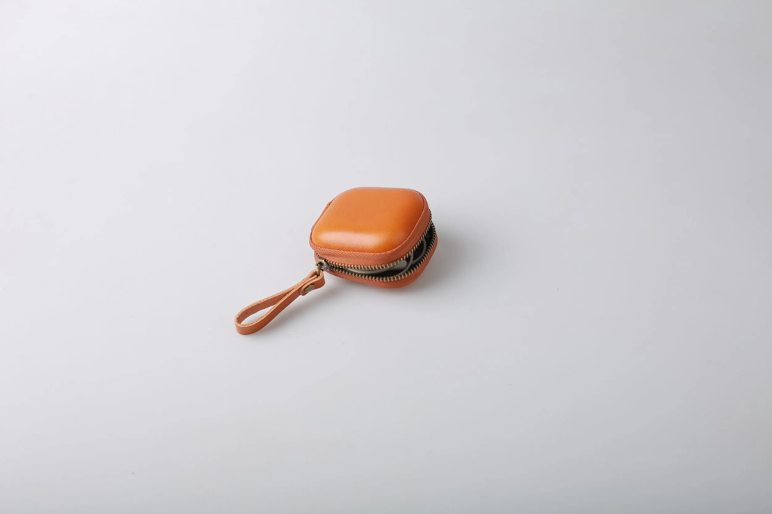 LAUREN AirPods Leather Case Ver1