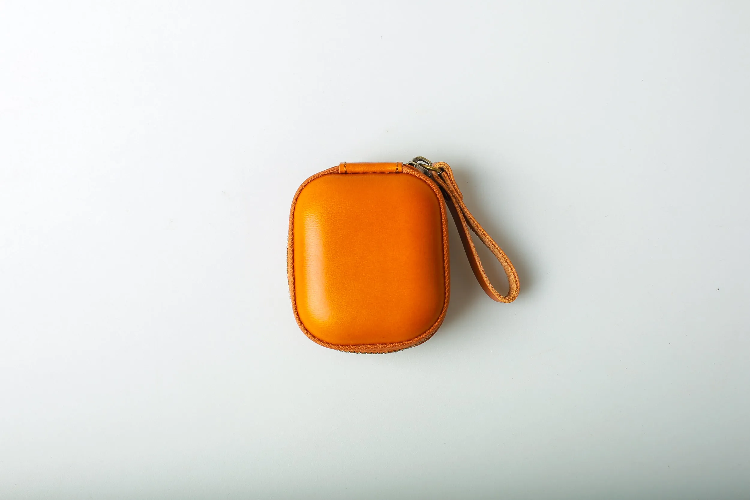 LAUREN AirPods Leather Case Ver1