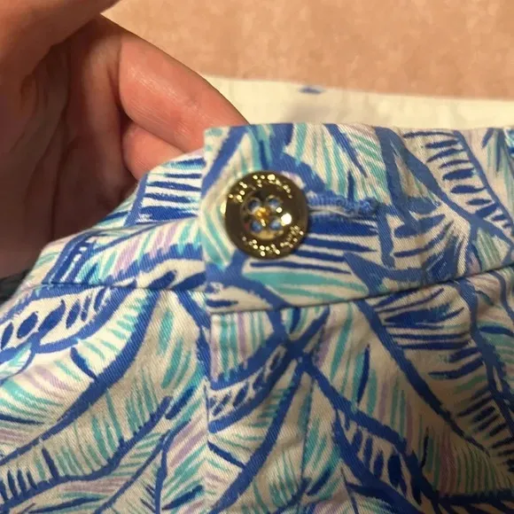Lilly Pulitzer “The Jayne Stretch Short 7” Inseam”