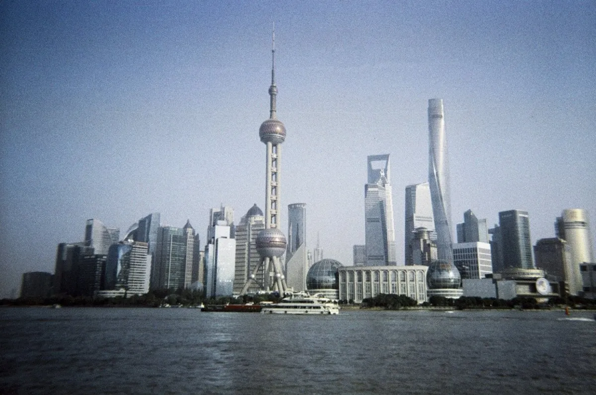 Lomography 35mm Simple-Use Camera - LomoChrome Metropolis