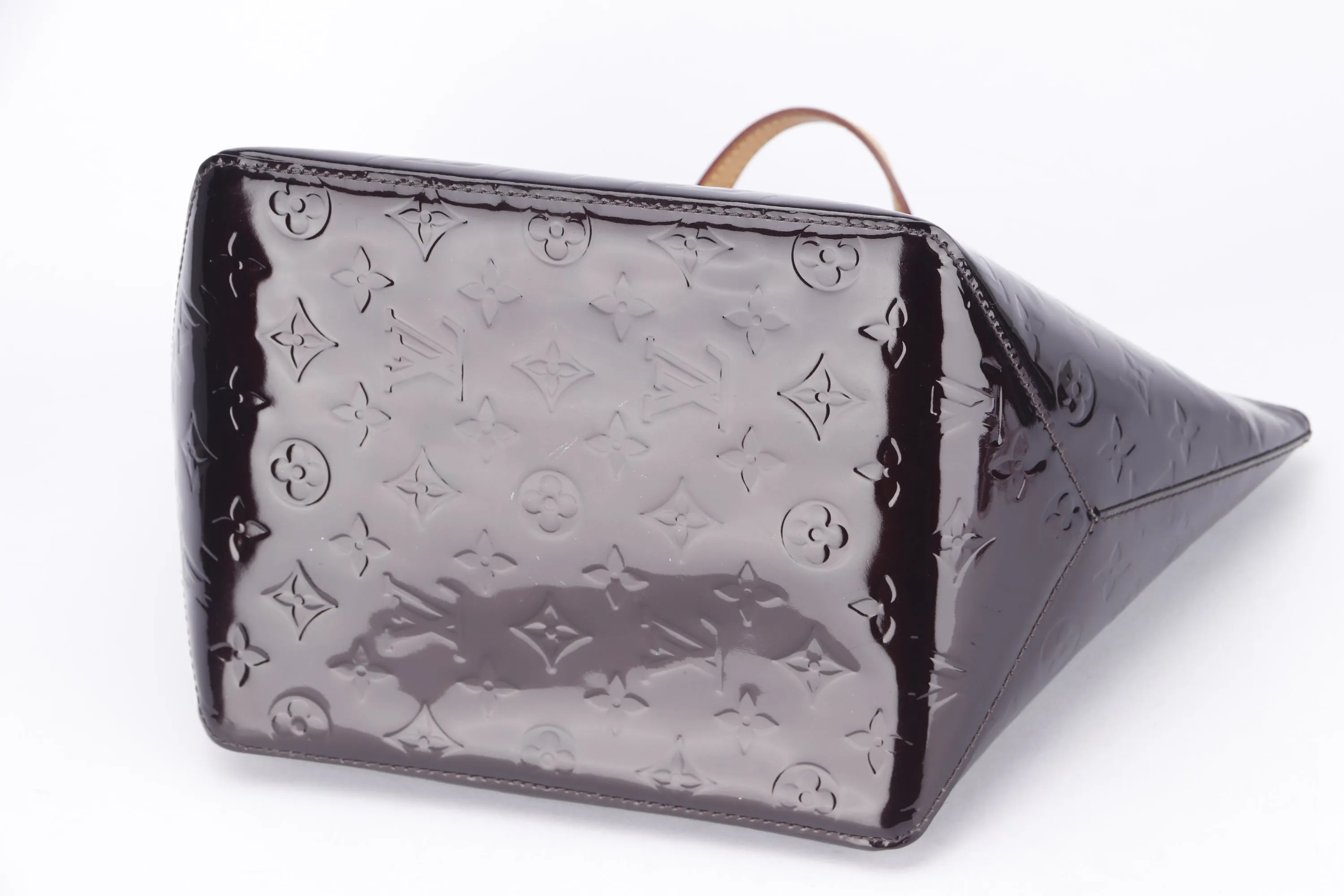 LOUIS VUITTON BELLEVUE TOTE BAG (FL0110), PM SIZE, AMARANTE MONOGRAM VERNIS, WITH DUST COVER