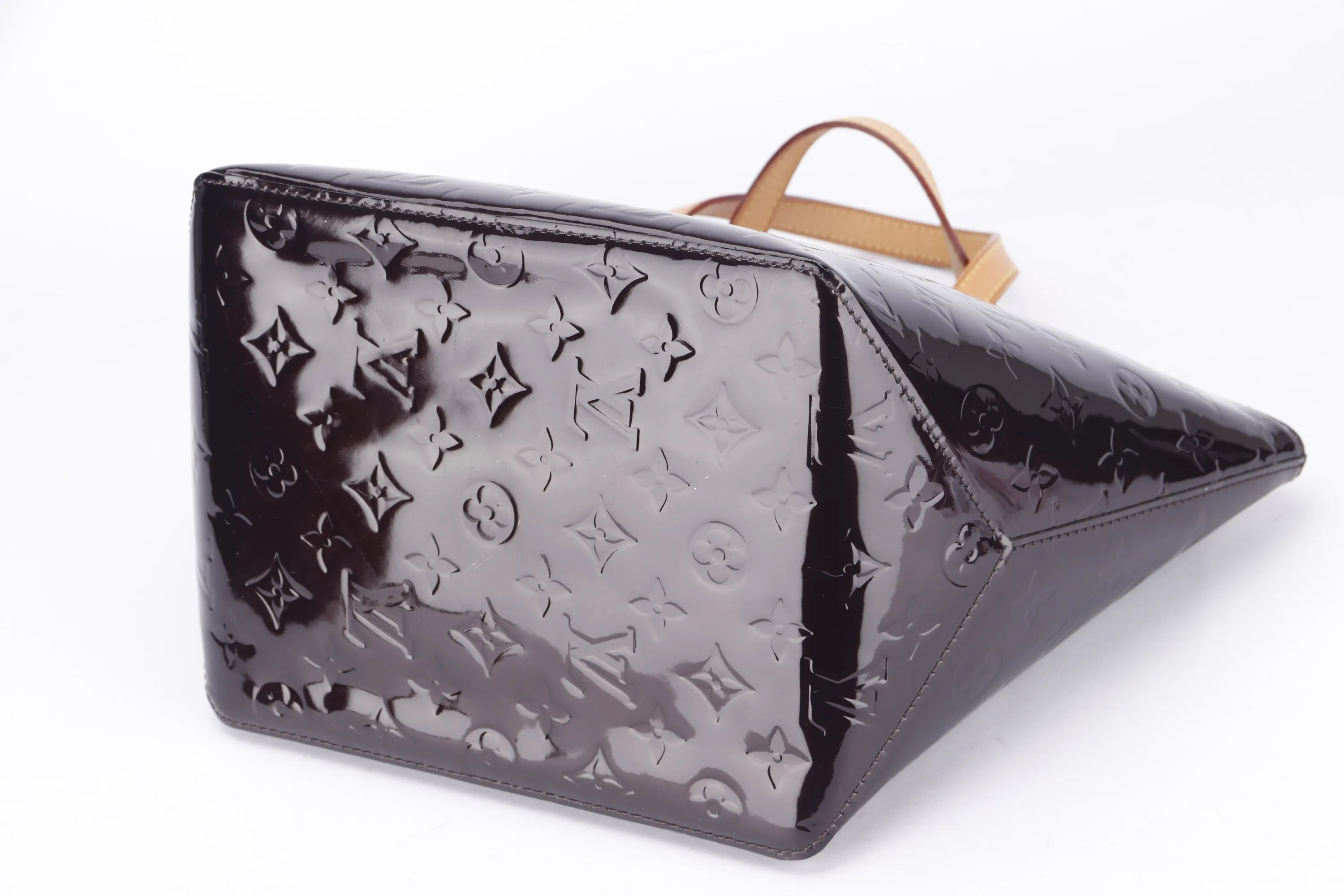 LOUIS VUITTON BELLEVUE TOTE BAG (FL0110), PM SIZE, AMARANTE MONOGRAM VERNIS, WITH DUST COVER