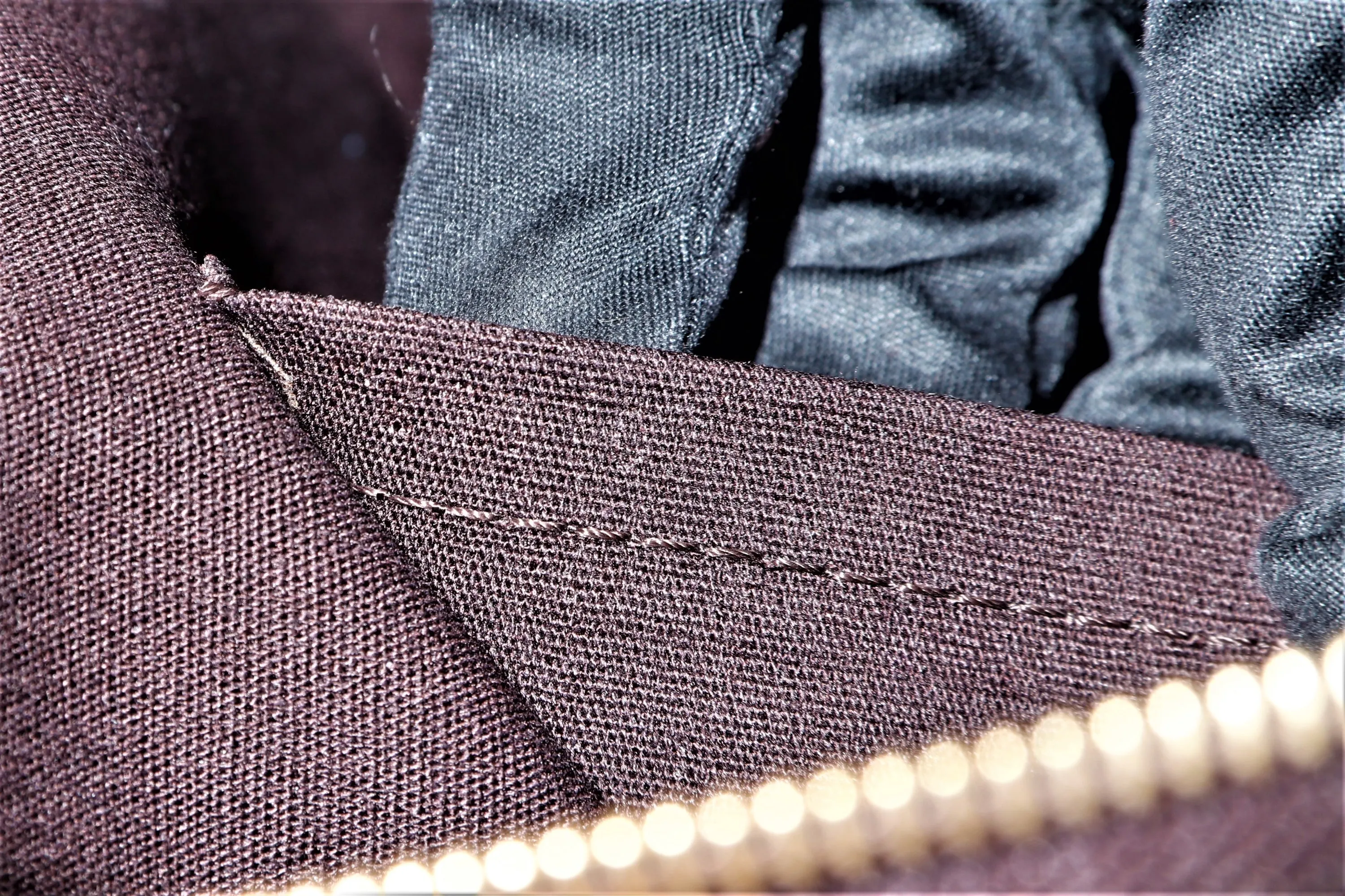 LOUIS VUITTON BELLEVUE TOTE BAG (FL0110), PM SIZE, AMARANTE MONOGRAM VERNIS, WITH DUST COVER