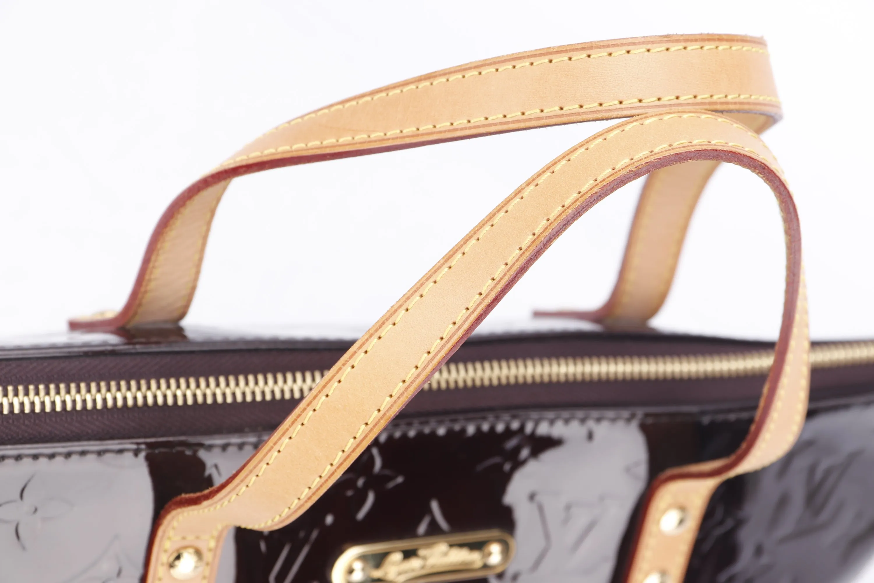 LOUIS VUITTON BELLEVUE TOTE BAG (FL0110), PM SIZE, AMARANTE MONOGRAM VERNIS, WITH DUST COVER