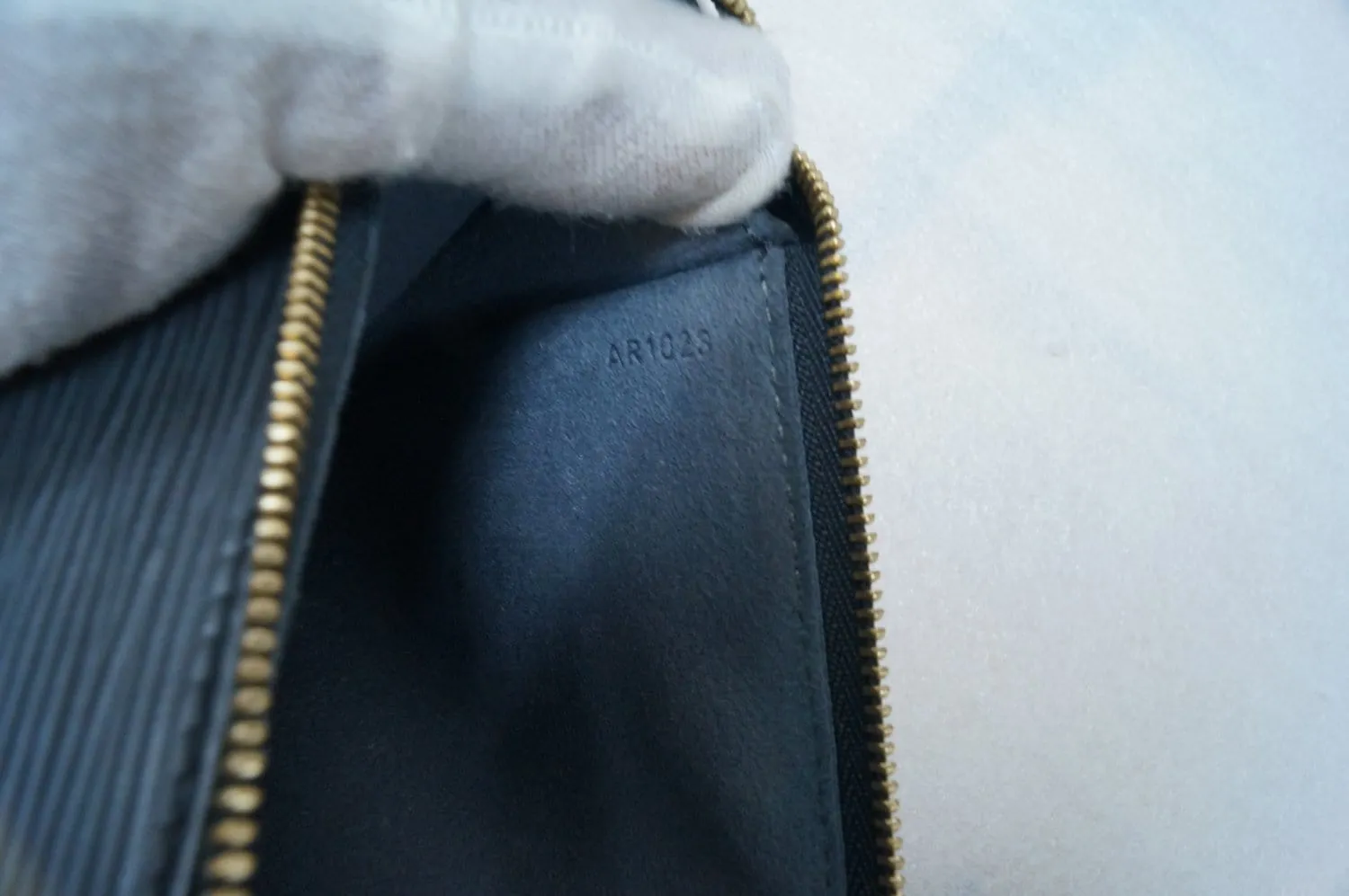 LOUIS VUITTON Epi Leather Black Pochette Accessoires Pouch