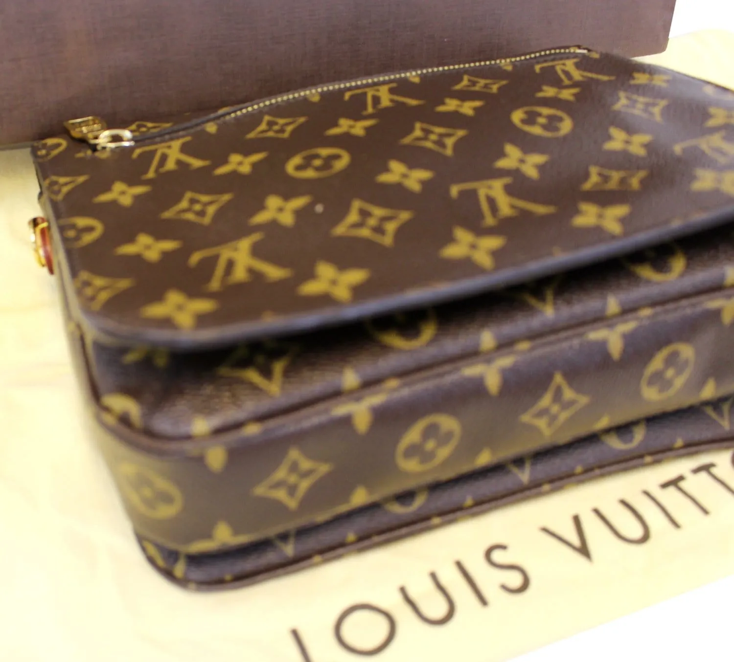 LOUIS VUITTON Monogram Canvas Metis Pochette Crossbody Bag