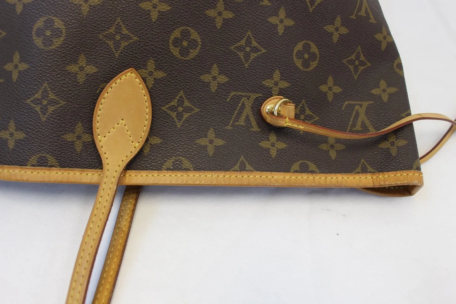 LOUIS VUITTON Monogram Canvas Neverfull GM Tote Bag