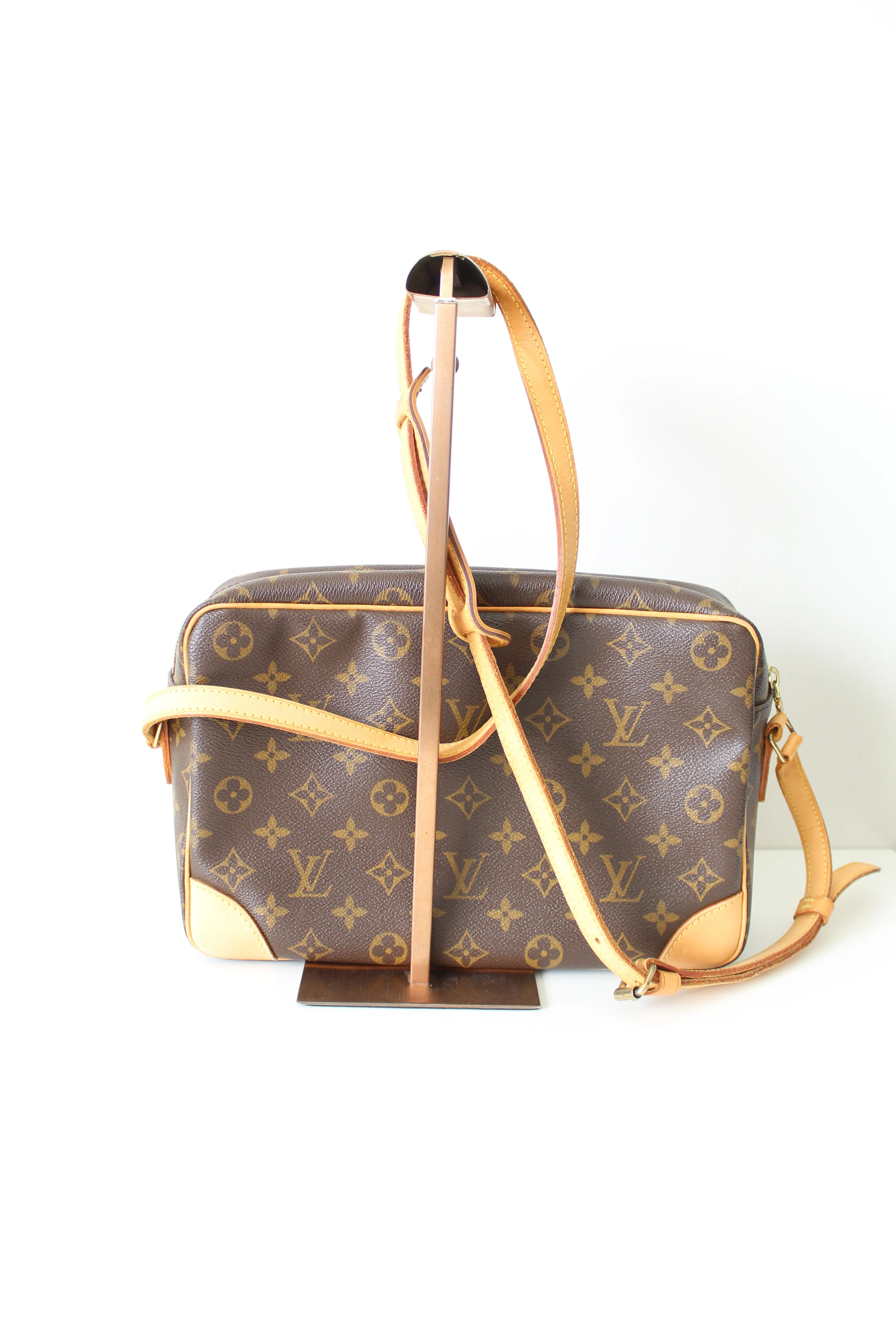 Louis Vuitton Trocadero 30