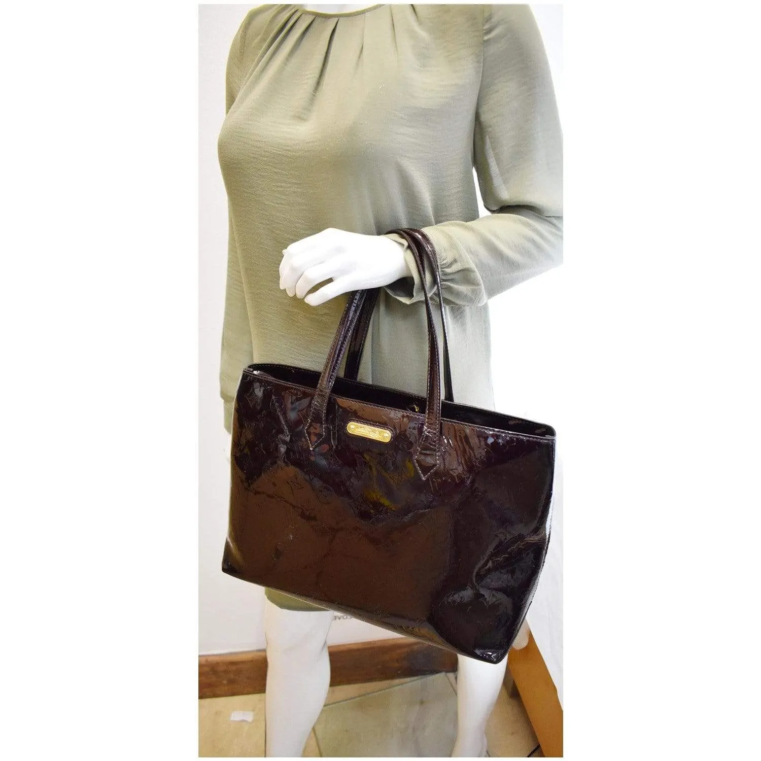LOUIS VUITTON Wilshire MM Vernis Leather Tote Bag Amarante - 15% OFF